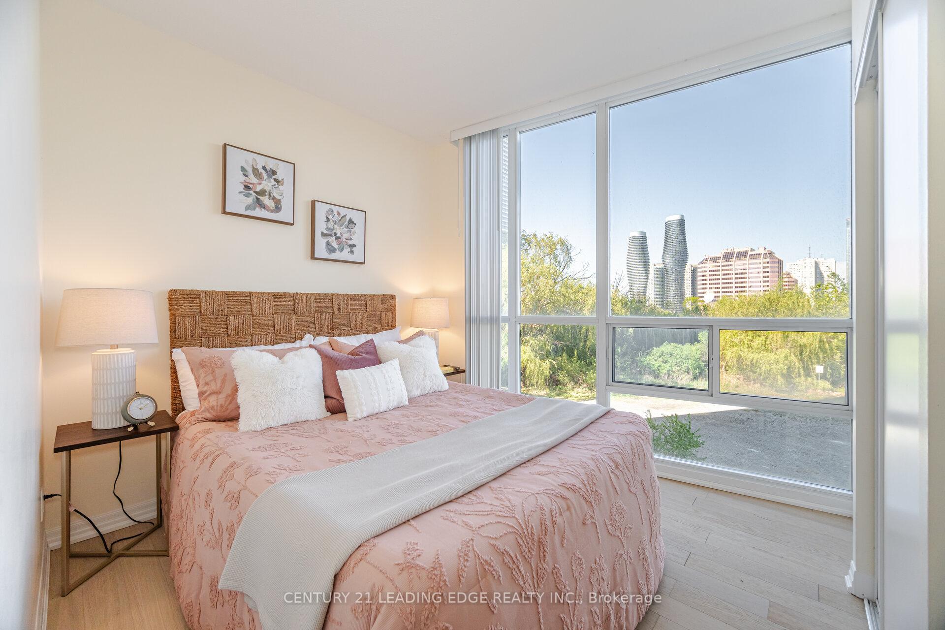 3 Bedrooms Co-op at 223 Webb, Mississauga For sale