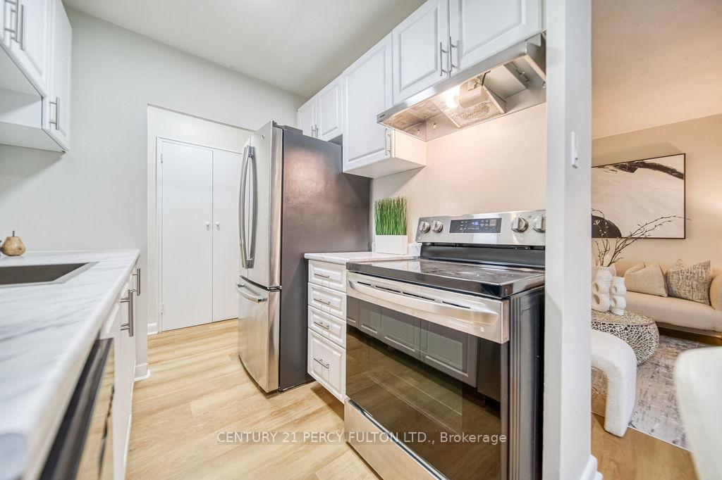 1 Bedroom Condo at 921 Midland, Toronto For sale
