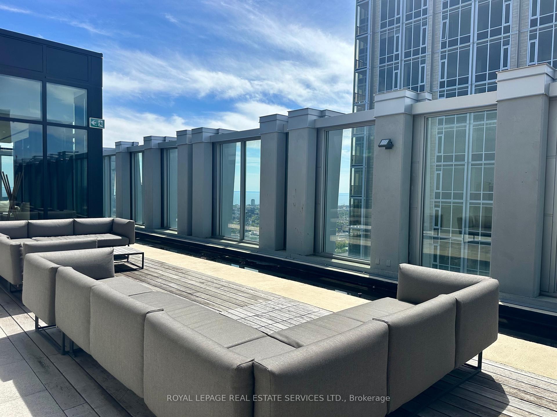 2 Bedrooms Condo at 1 Yorkville, Toronto For sale