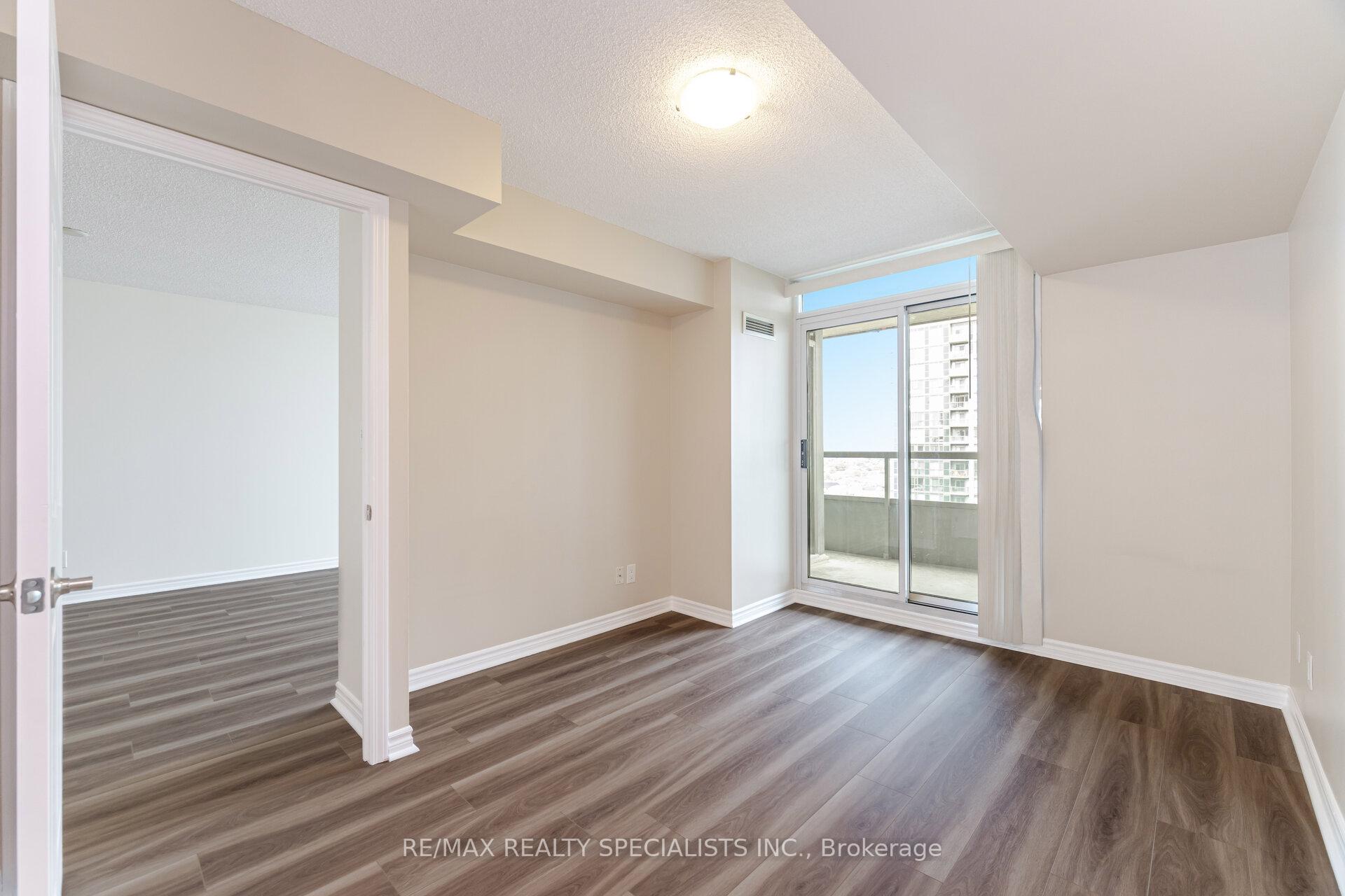 2 Bedrooms Condo at 335 Rathburn, Mississauga For sale