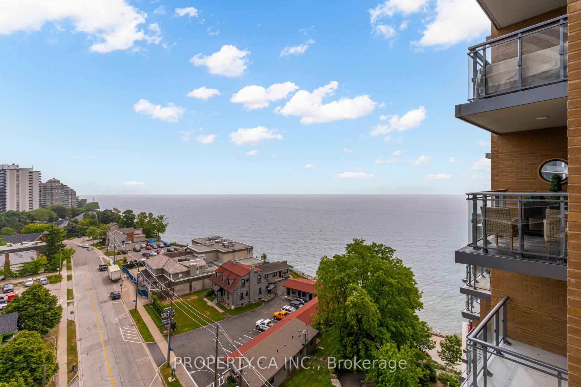 3 Bedrooms Condo at 2060 Lakeshore, Burlington For sale