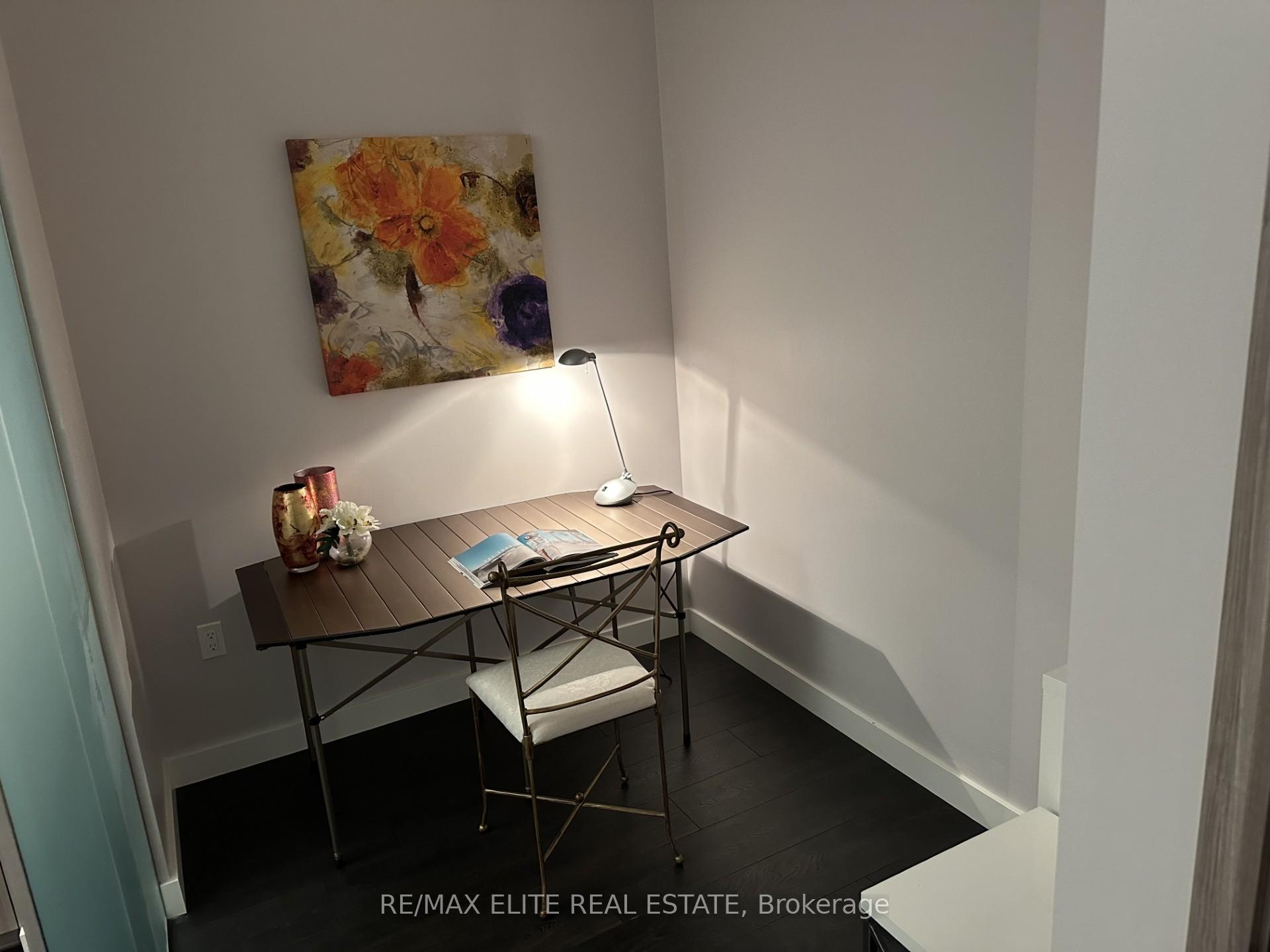 2 Bedrooms Condo at 95 Mcmahon,  Toronto For sale