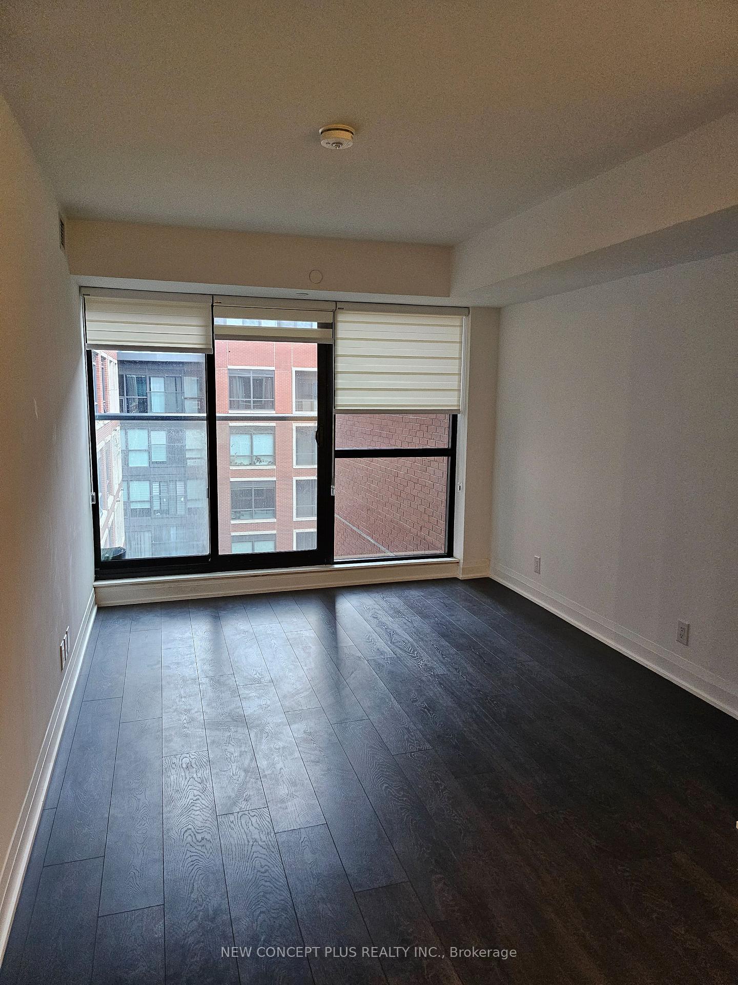 1 Bedroom Condo at 33 Frederick Todd Way,  Toronto For sale