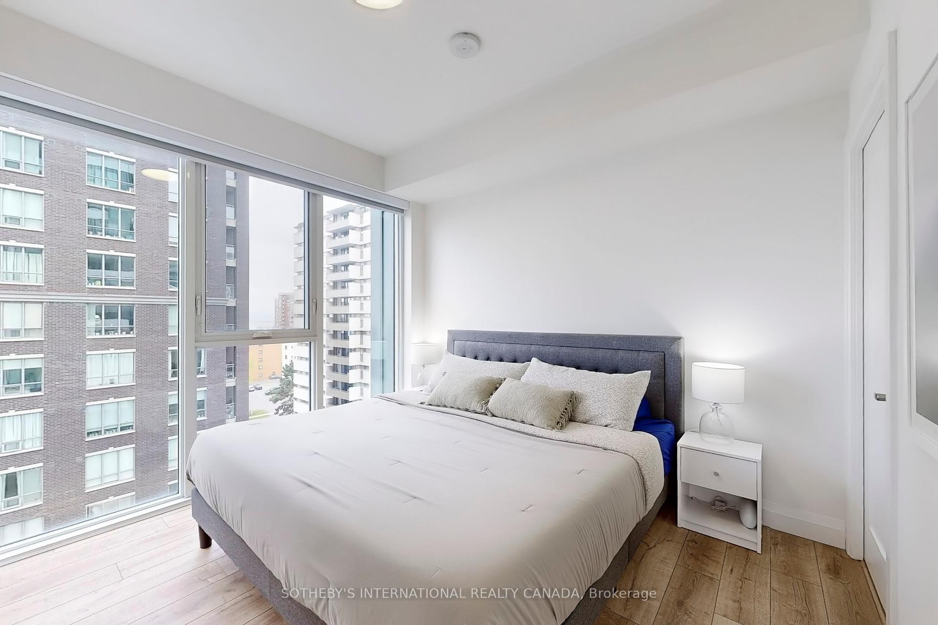 2 Bedrooms Condo at 500 Brock, Burlington For sale