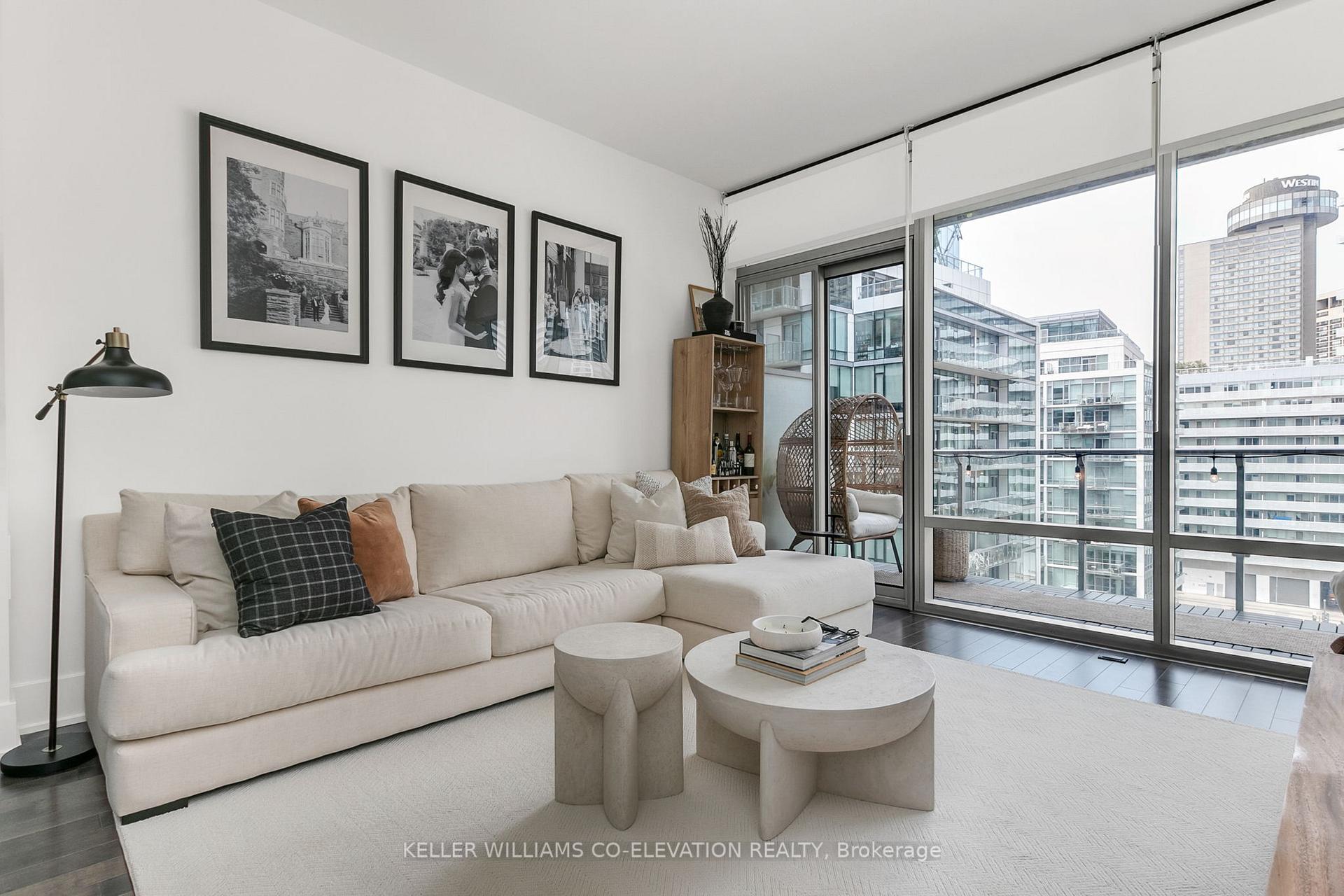 2 Bedrooms Condo at 39 Queens, Toronto For sale