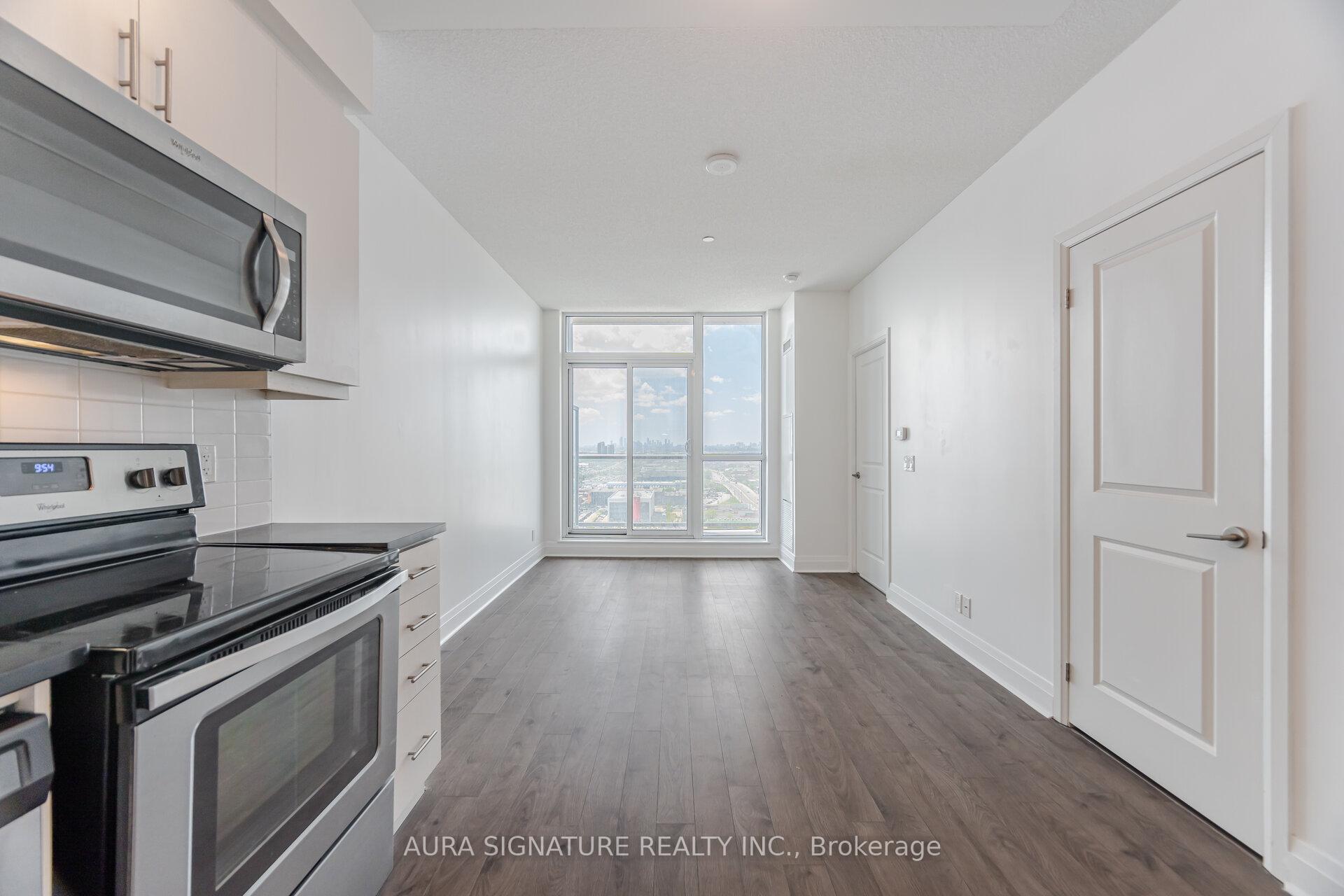 2 Bedrooms Condo at 15 Zorra, Toronto For sale