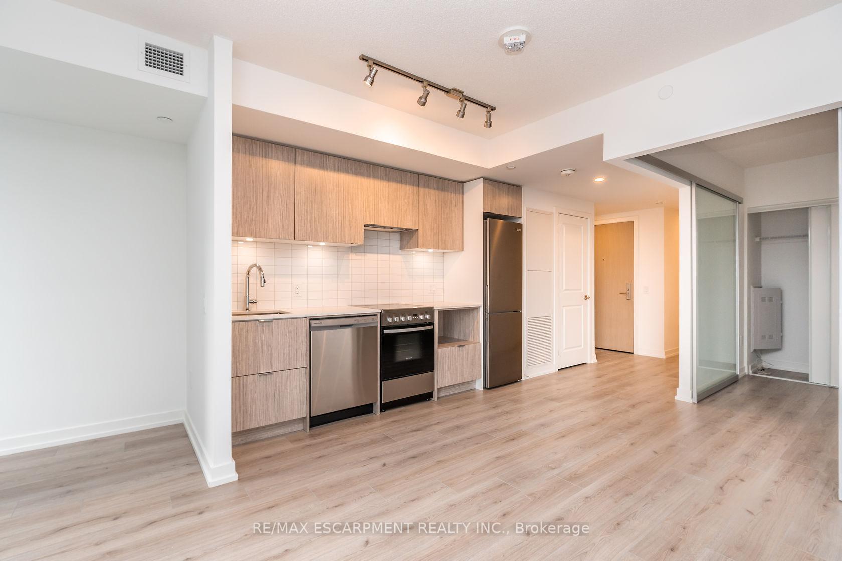 2 Bedrooms Condo at 395 Bloor, Toronto For sale