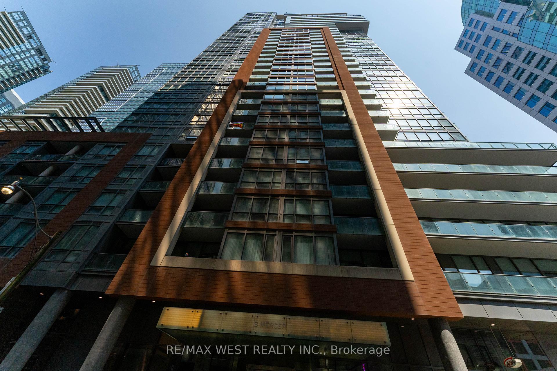 2 Bedrooms Condo at 8 Mercer, Toronto For sale