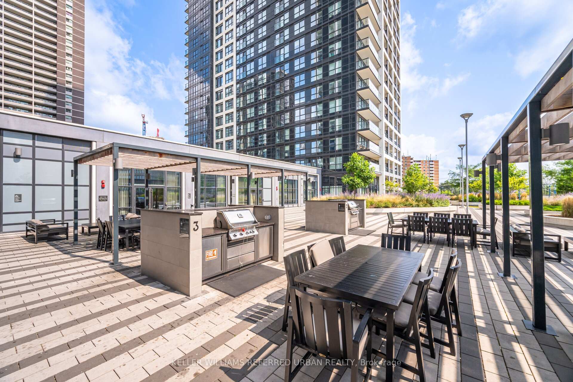 2 Bedrooms Condo at 9 Mabelle, Toronto For sale