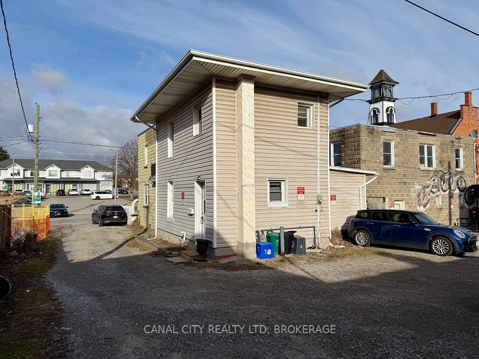 3 Ekins Lane, Thorold, ON L2V 4T9