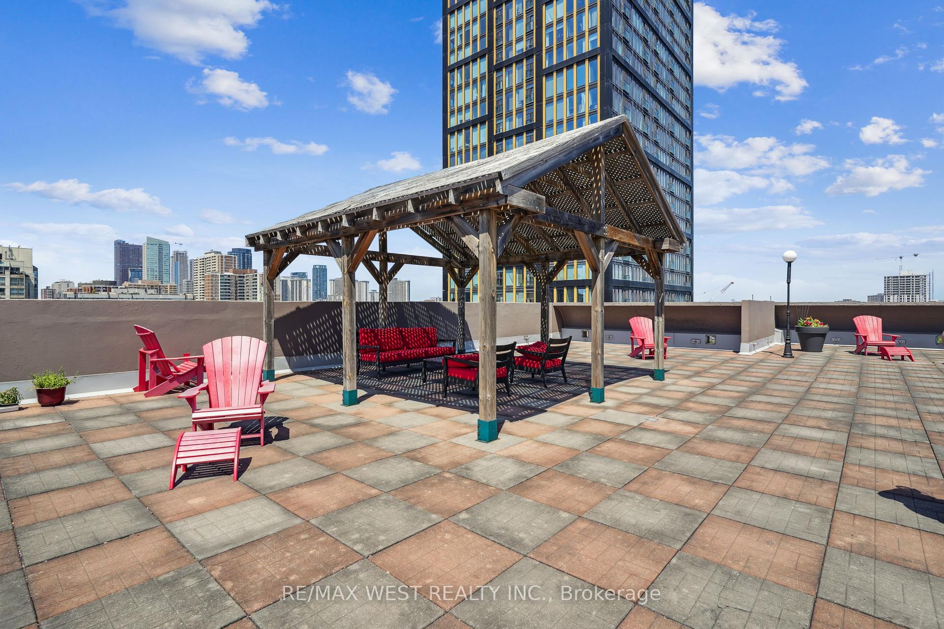 2 Bedrooms Condo at 256 Jarvis, Toronto For sale