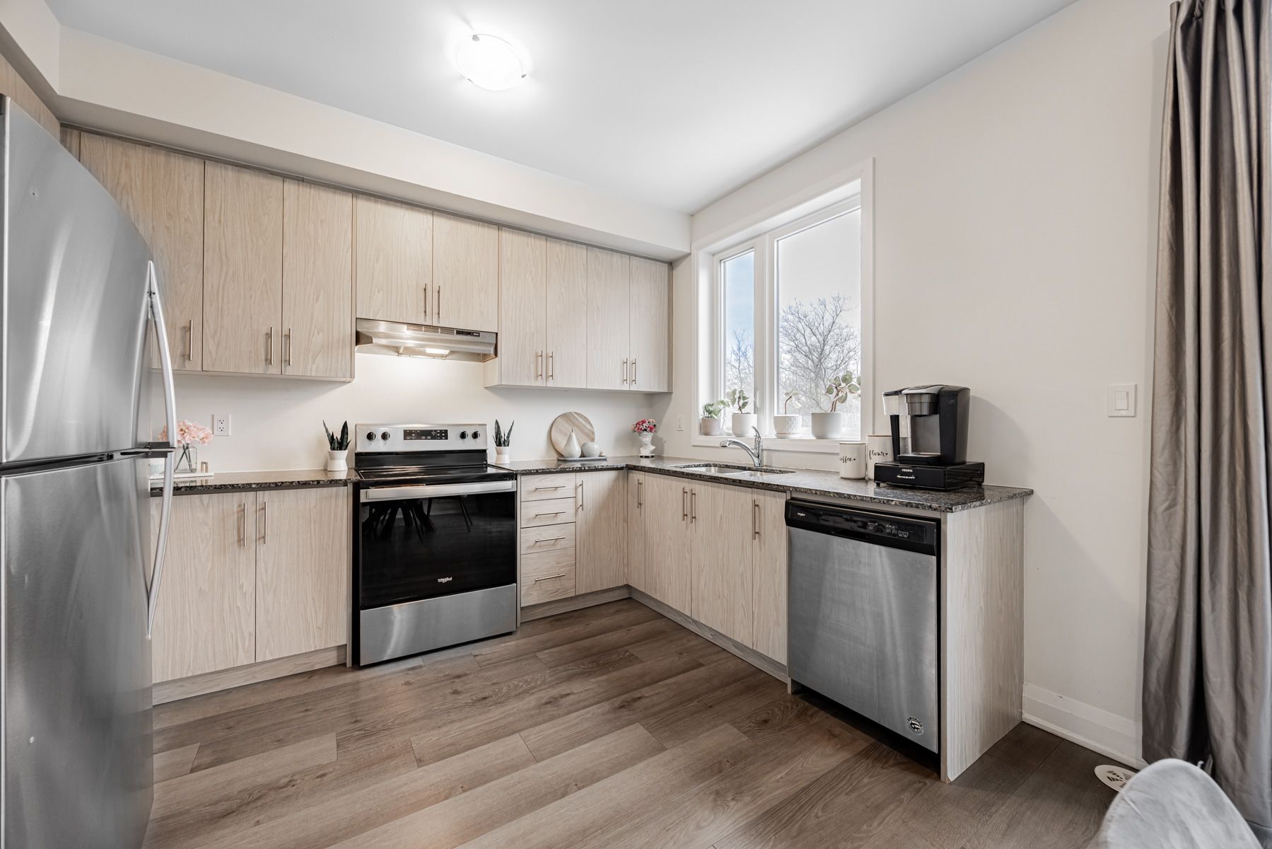 250 Finch Avenue 22