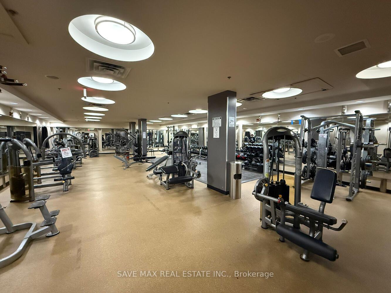 2 Bedrooms Condo at 60 Absolute, Mississauga For sale