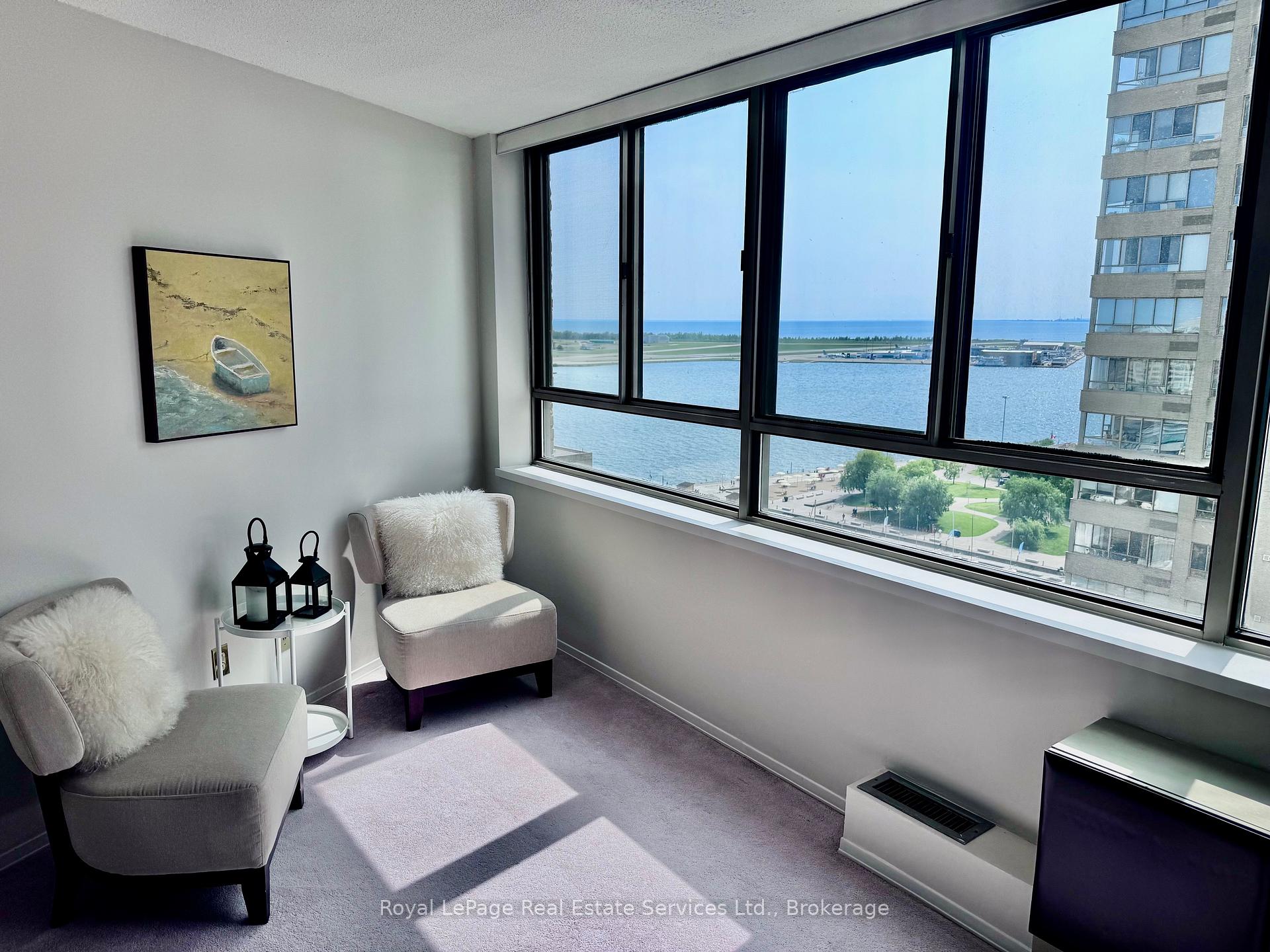 2 Bedrooms Condo at 260 Queens, Toronto For sale