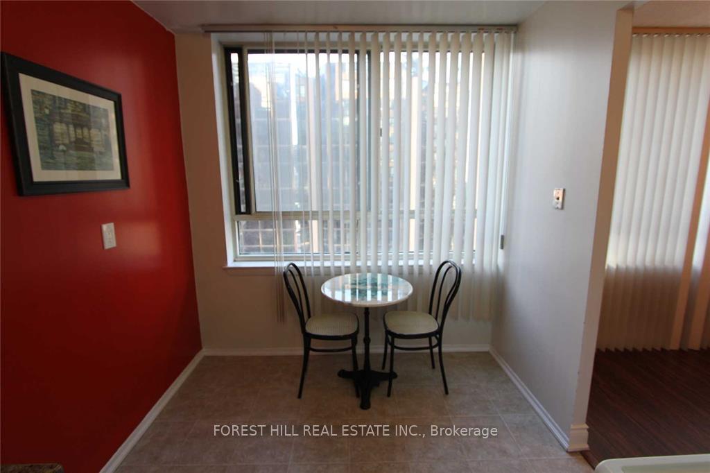 2 Bedrooms Condo at 633 Bay, Toronto For sale