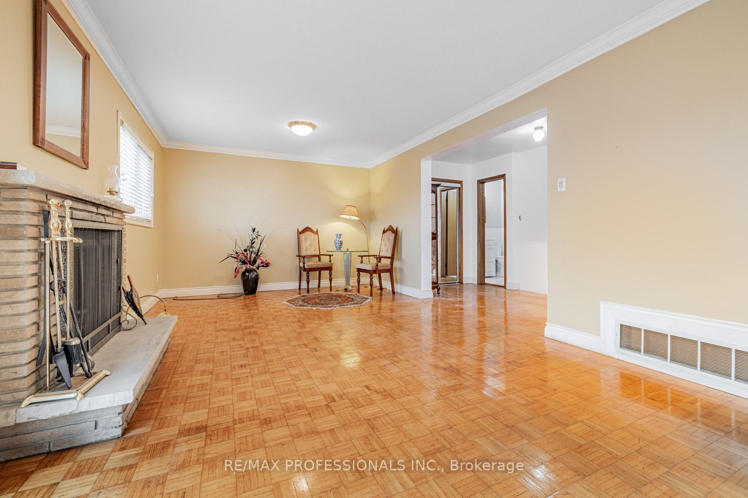 85 Blossom Crescent