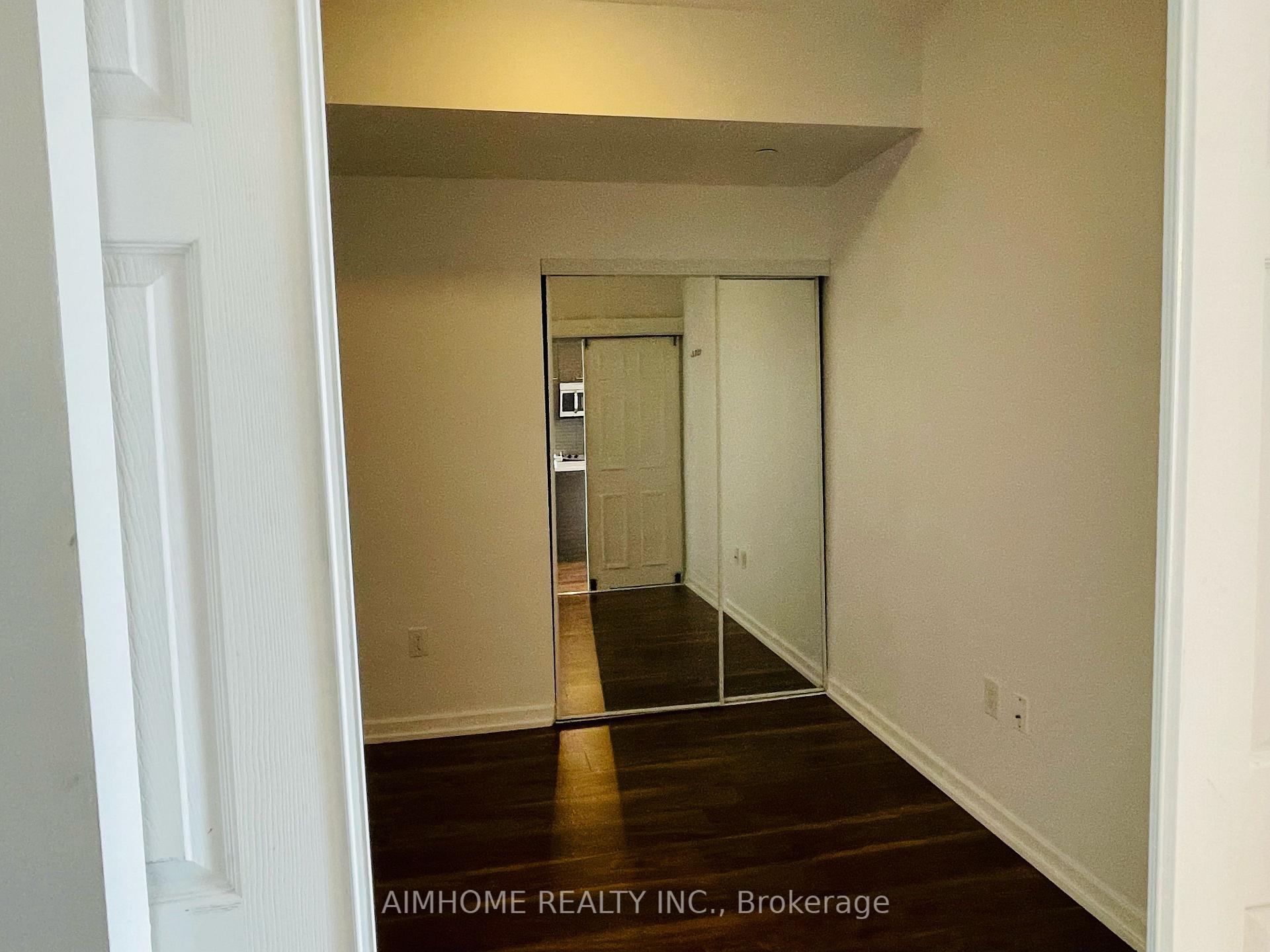 2 Bedrooms Condo at 66 Forest Manor, Toronto For sale