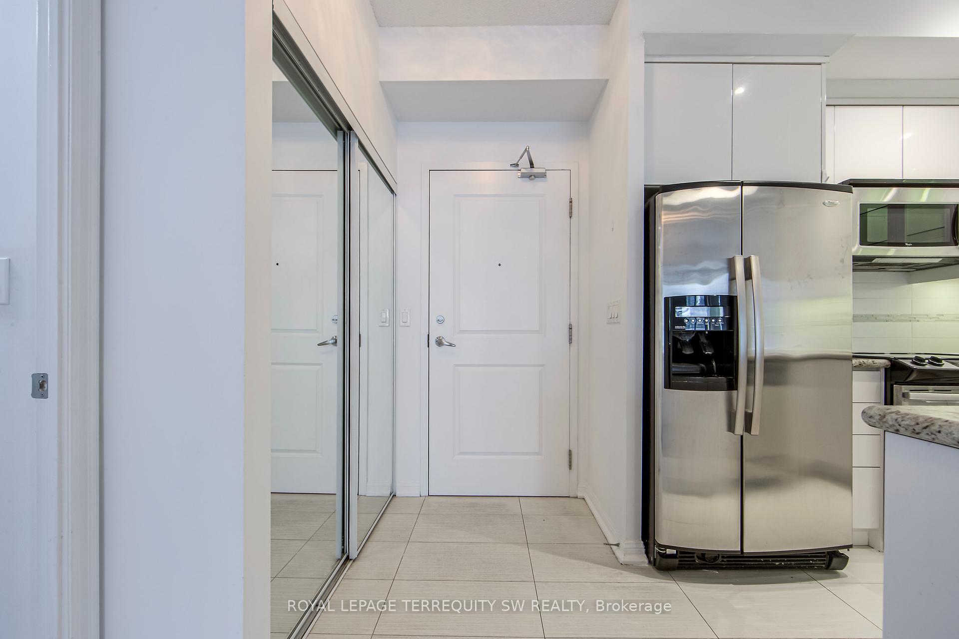 3 Bedrooms Condo at 628 Fleet, Toronto For sale