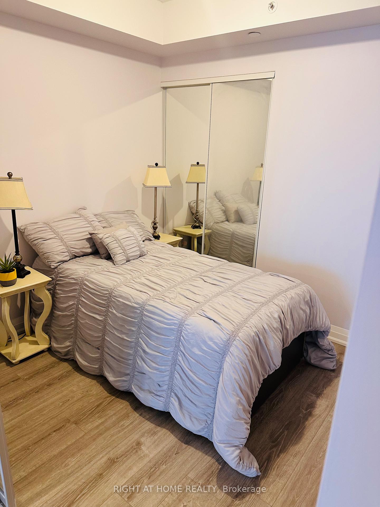 2 Bedrooms Condo at 30 GIBBS, Toronto For sale
