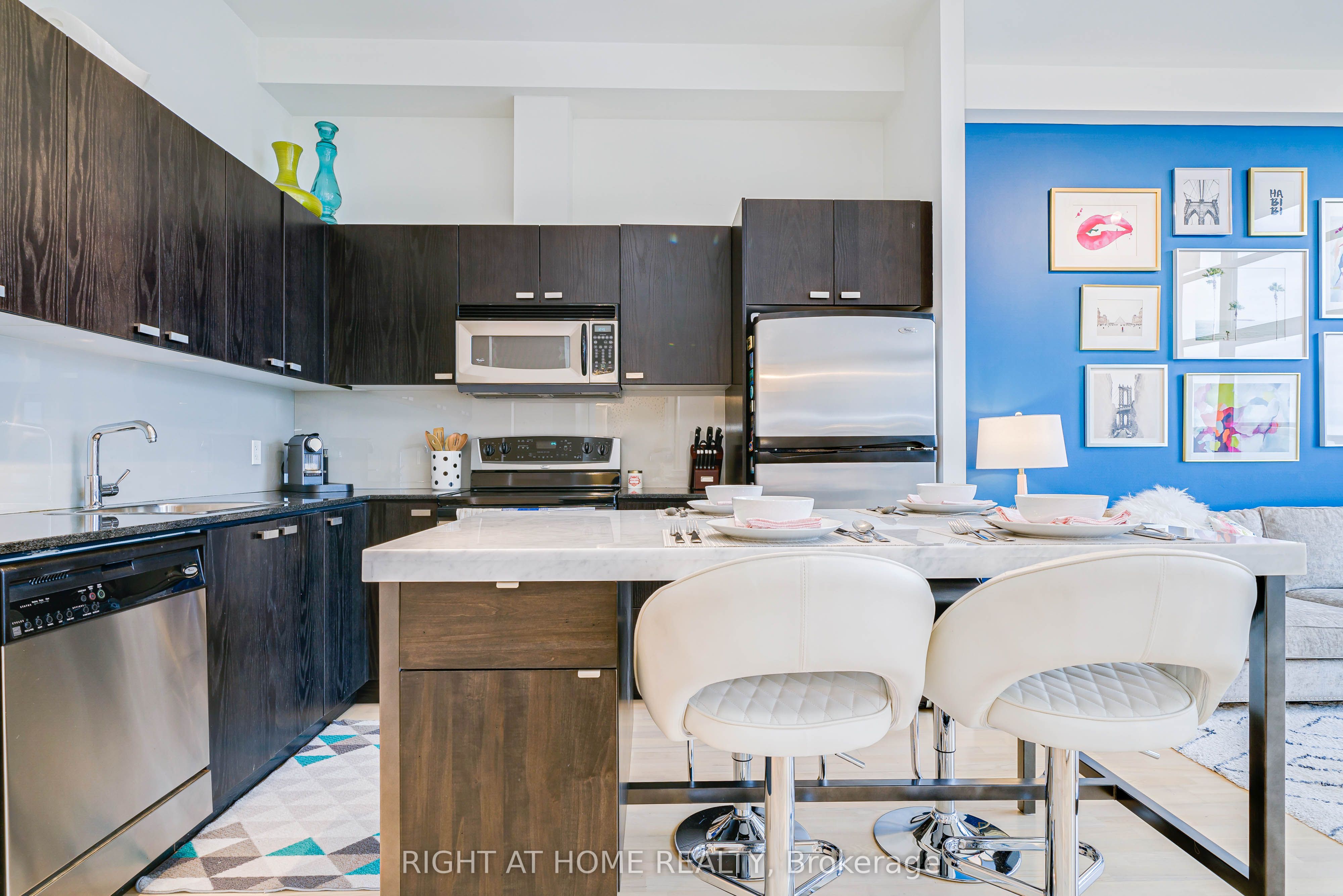 637 Lake Shore Boulevard W, #1020