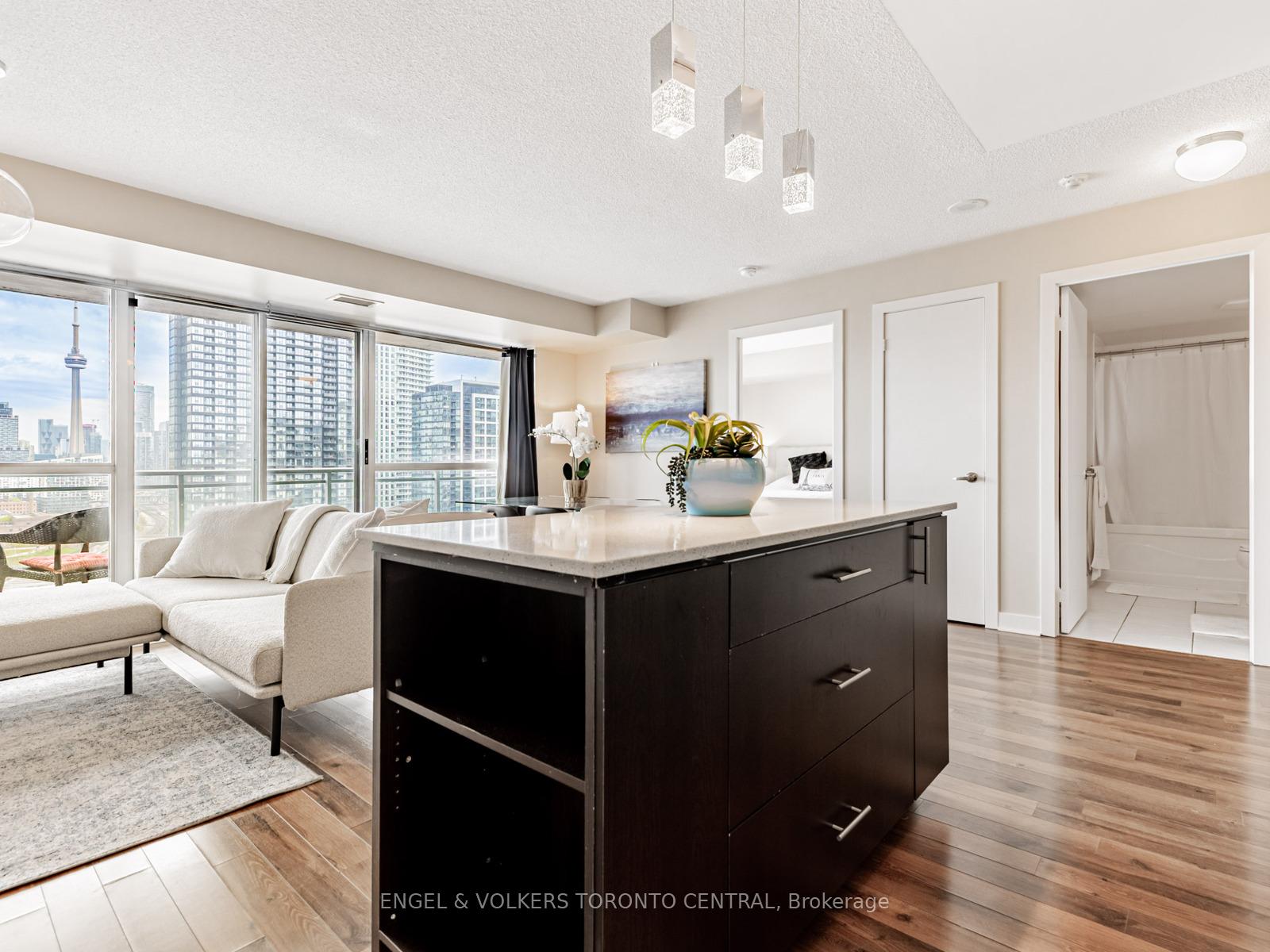 2 Bedrooms Condo at 80 Western Battery, Toronto For sale