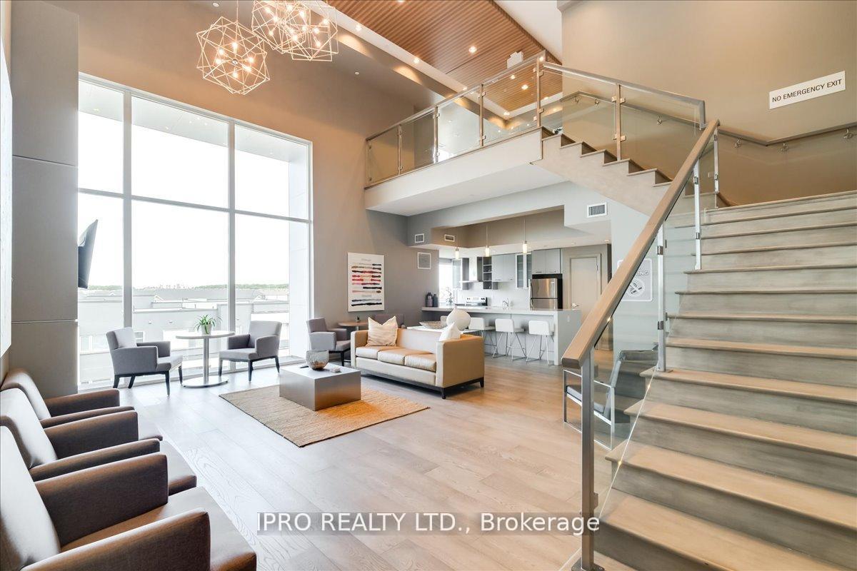 2 Bedrooms Condo at 3028 Creekshore, Oakville For sale