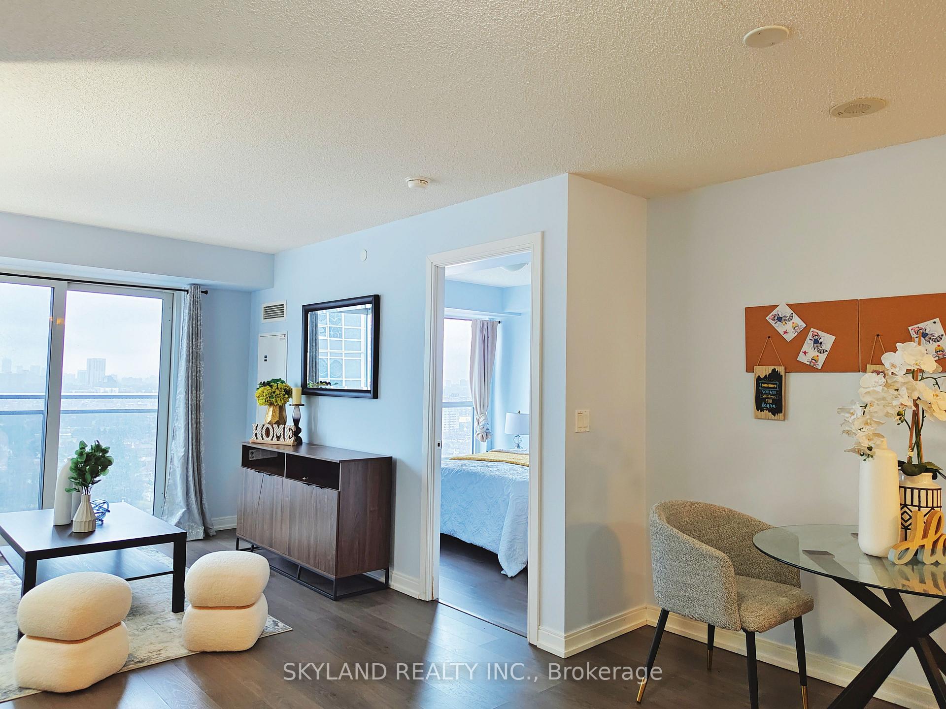 2 Bedrooms Condo at 255 Village Green, Toronto For sale