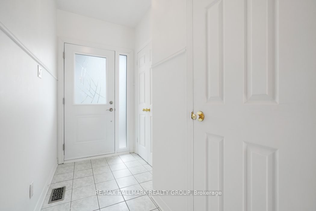 97 Forestglade Crescent, HuntClubSouthKeysandArea, ON K1G 6A6