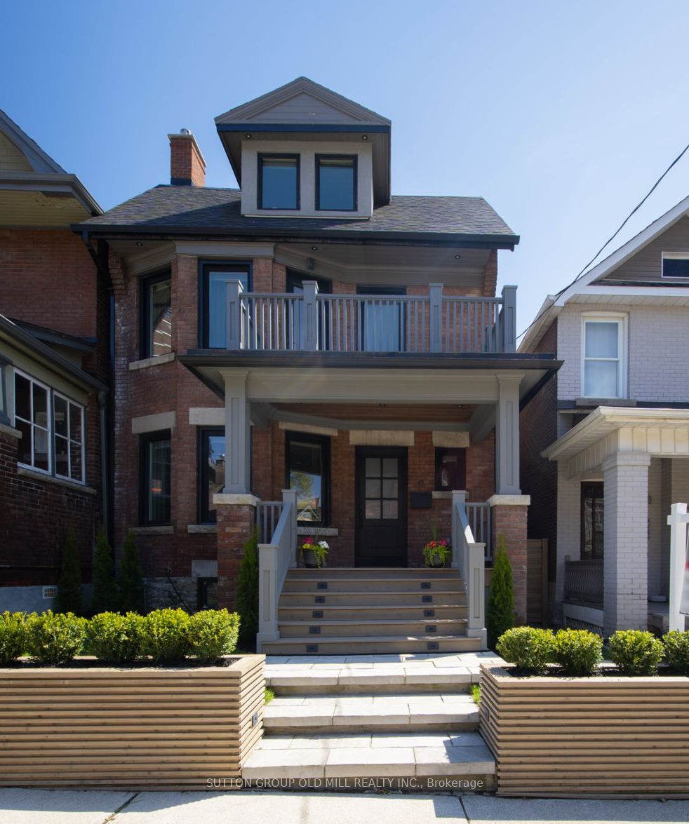 17 Grafton Avenue, Toronto, ON M6R 1C3
