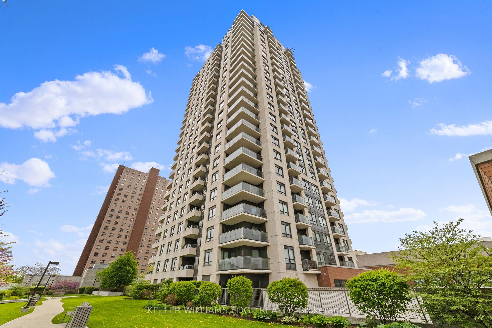 2 Bedrooms Condo at 1410 Dupont, Toronto For sale