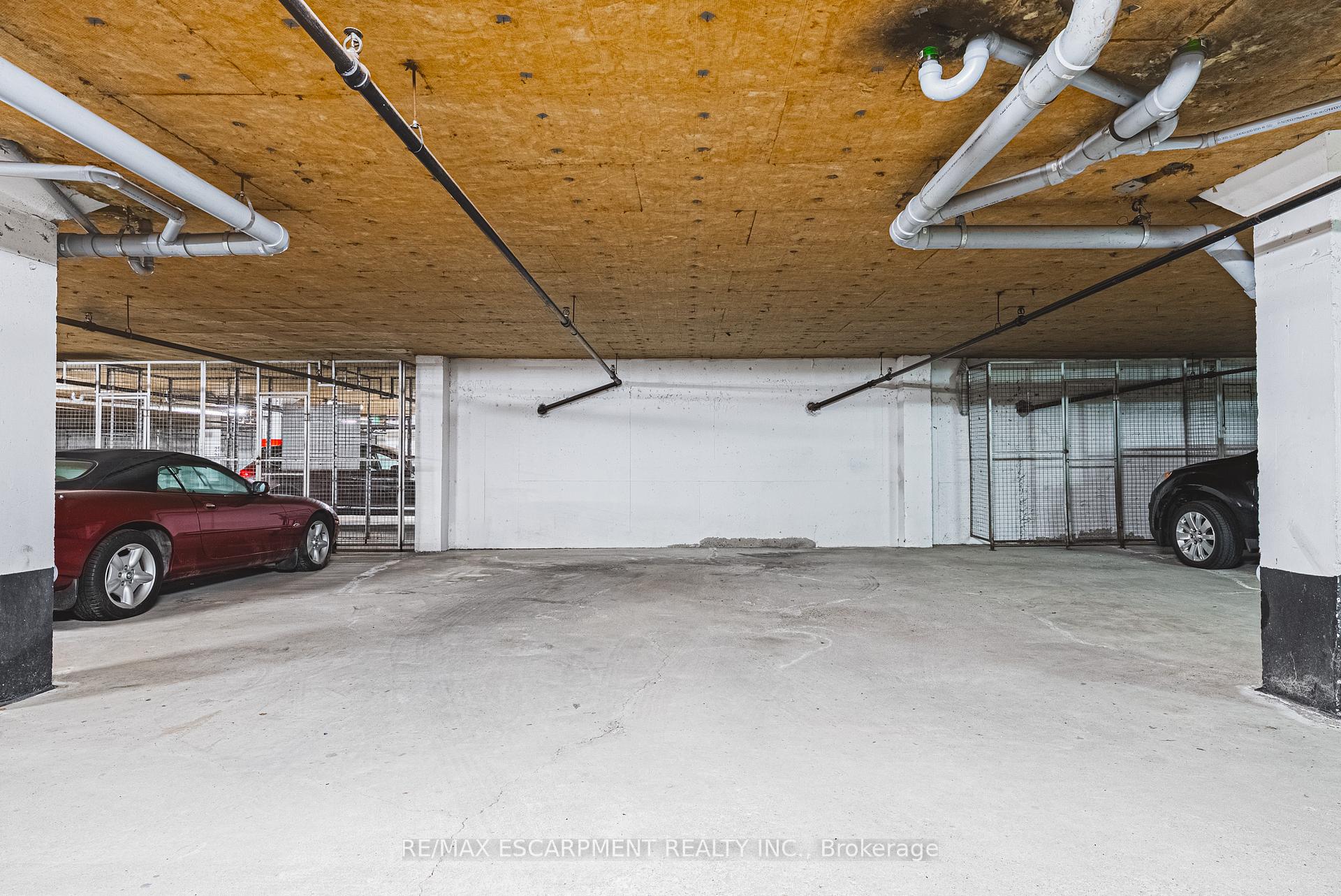 3 Bedrooms Condo at 150 WILSON, Hamilton For sale