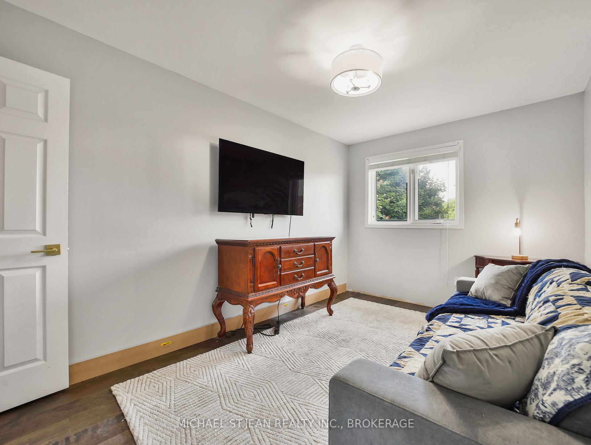 3 Bedrooms Condo at 1889 Upper Wentworth, Hamilton For sale