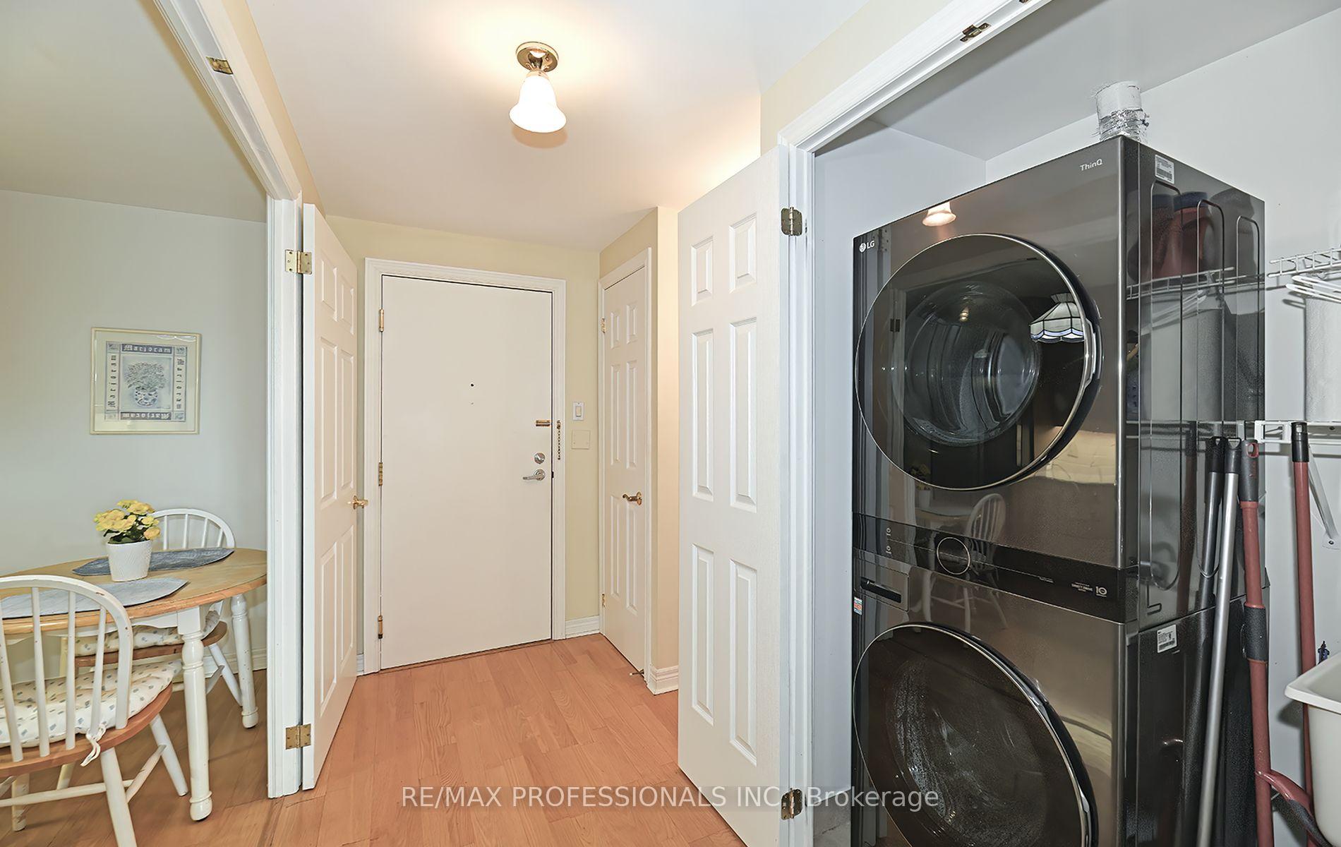 3 Bedrooms Condo at 3085 Bloor, Toronto For sale
