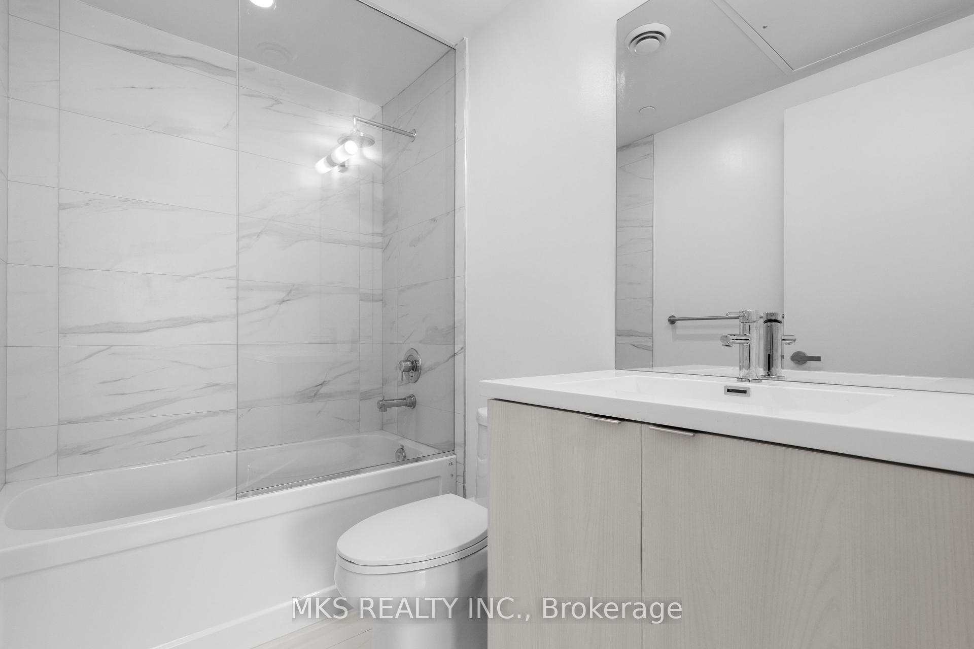 3 Bedrooms Condo at 138 Downes,  Toronto For sale