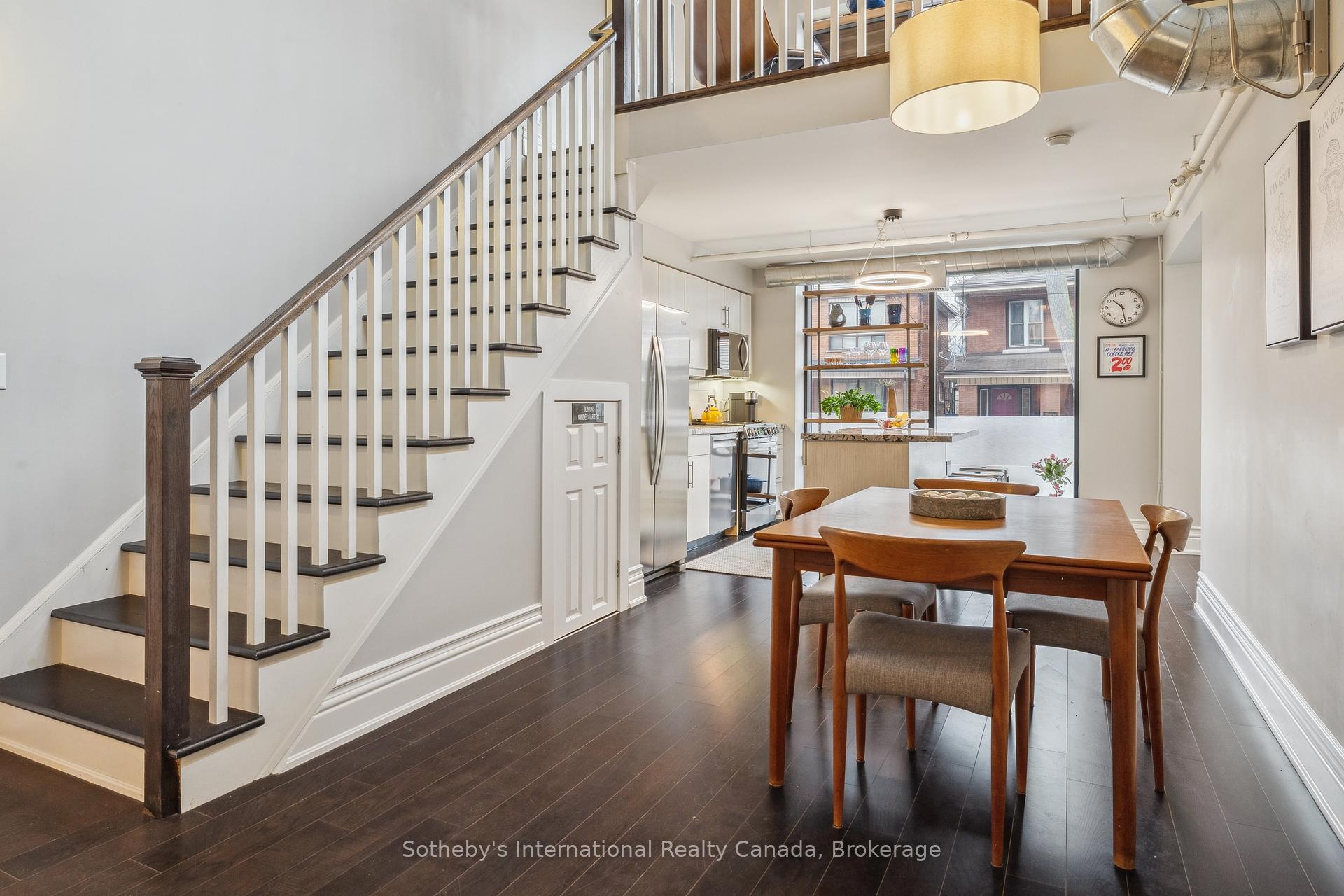3 Bedrooms Condo at 200 Stinson, Hamilton For sale