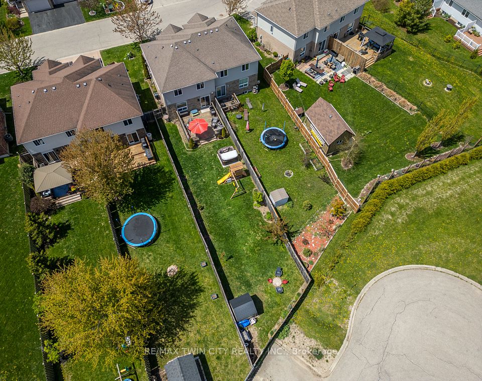 81 Pond View Drive, Wellesley, ON N0B 2T0