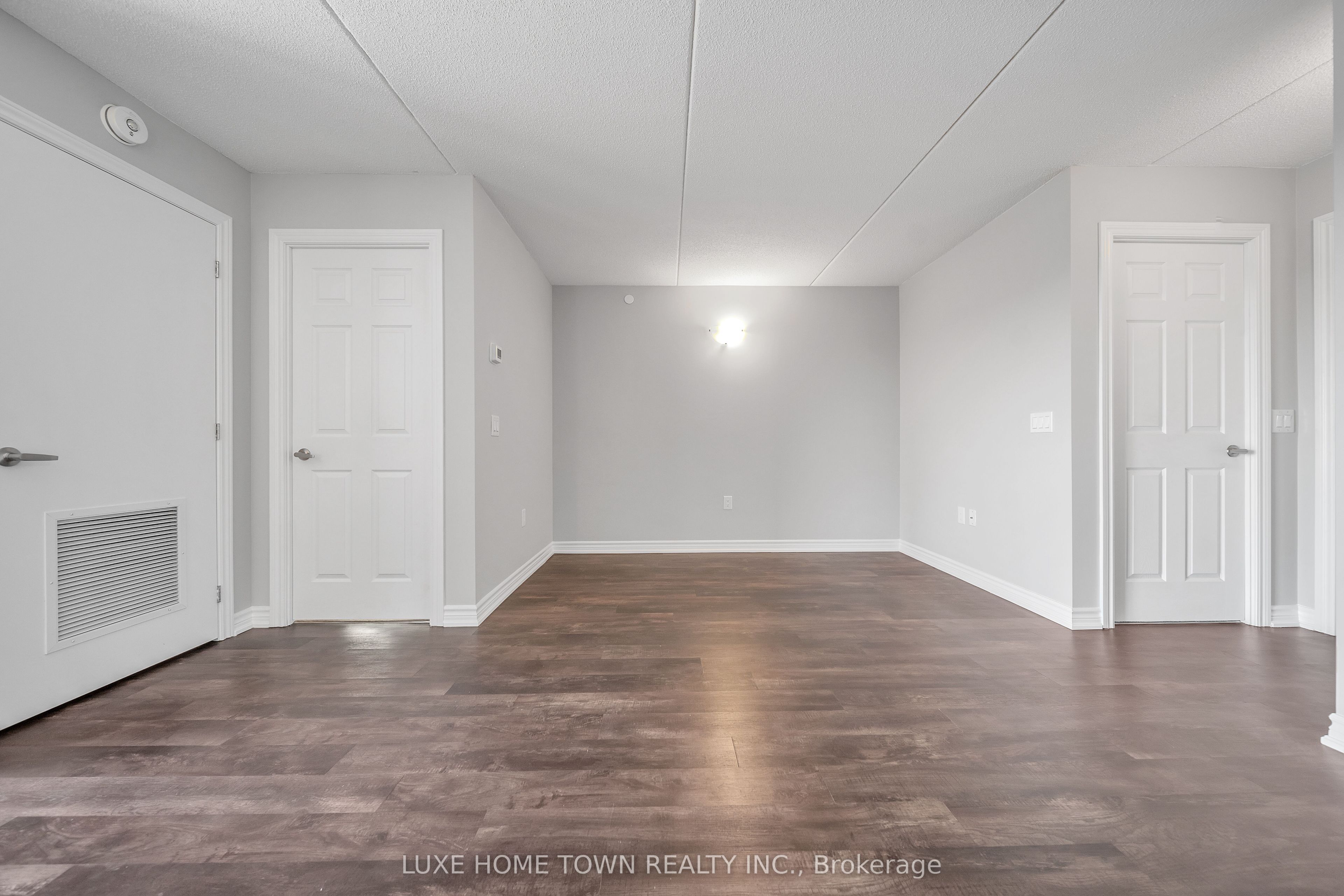 716 Main Street E, #801