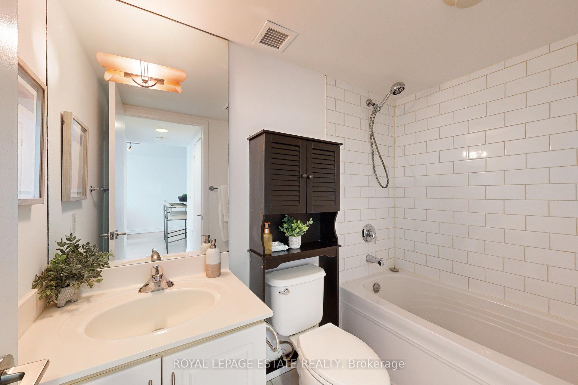 2 Bedrooms Condo at 185 Legion,  Toronto For sale