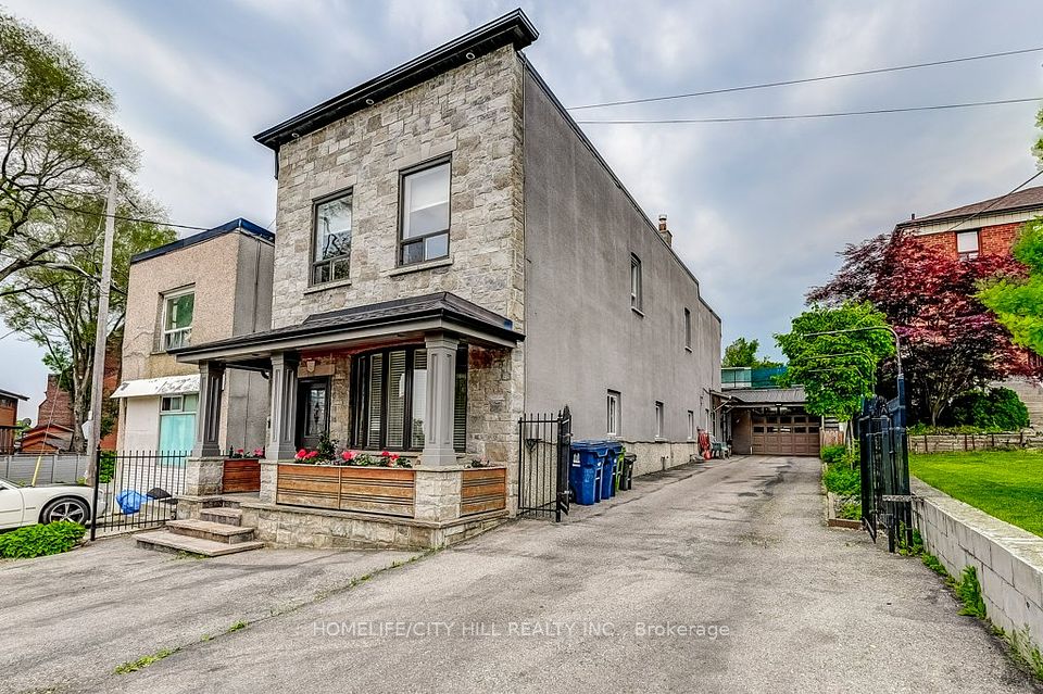 46 Kenora Crescent, Toronto, ON M6M 1C7