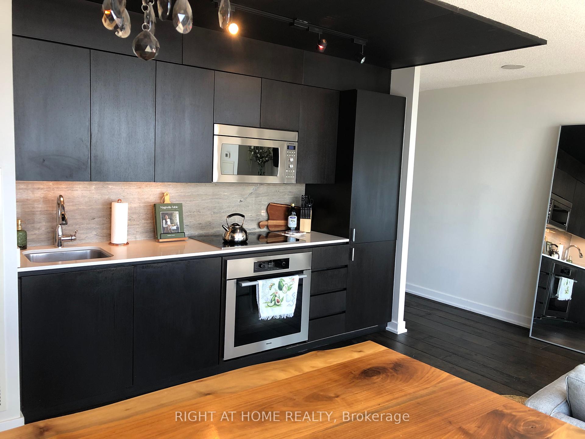 2 Bedrooms Condo at 15 Iceboat,  Toronto For sale