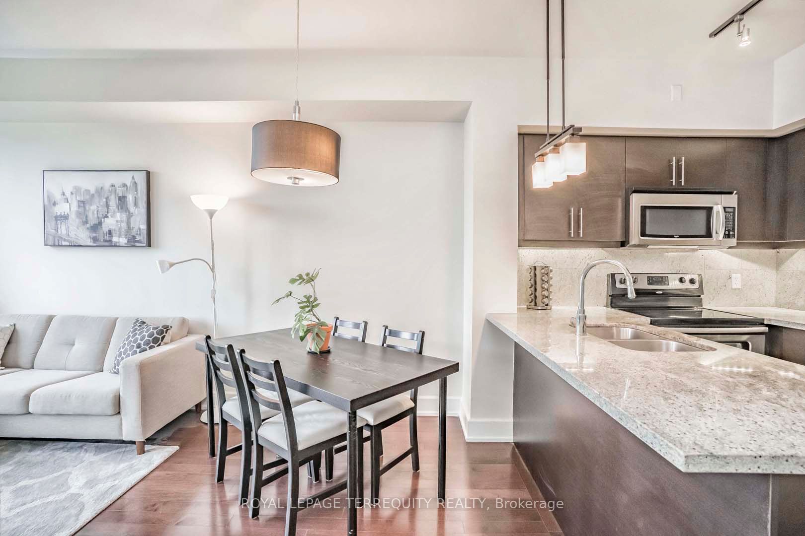 676 Sheppard Avenue E, #607