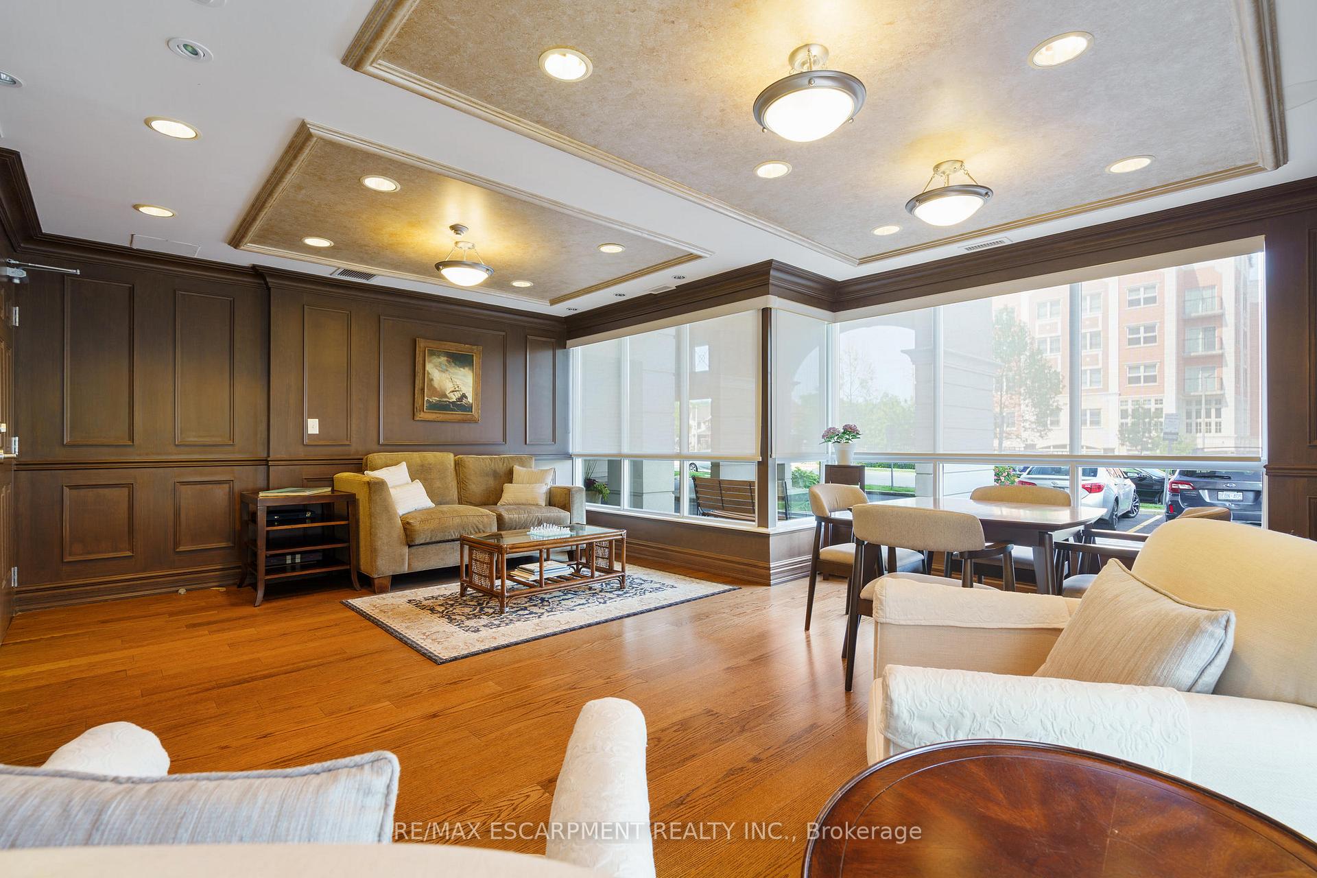2 Bedrooms Condo at 4000 Creekside, Hamilton For sale