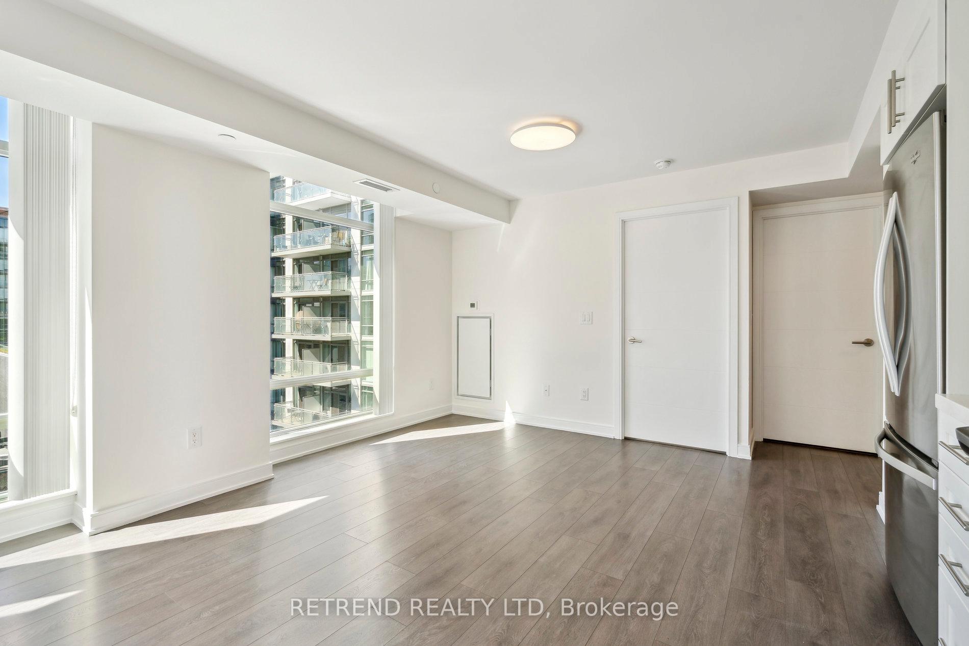 3 Bedrooms Condo at 525 Adelaide, Toronto For sale