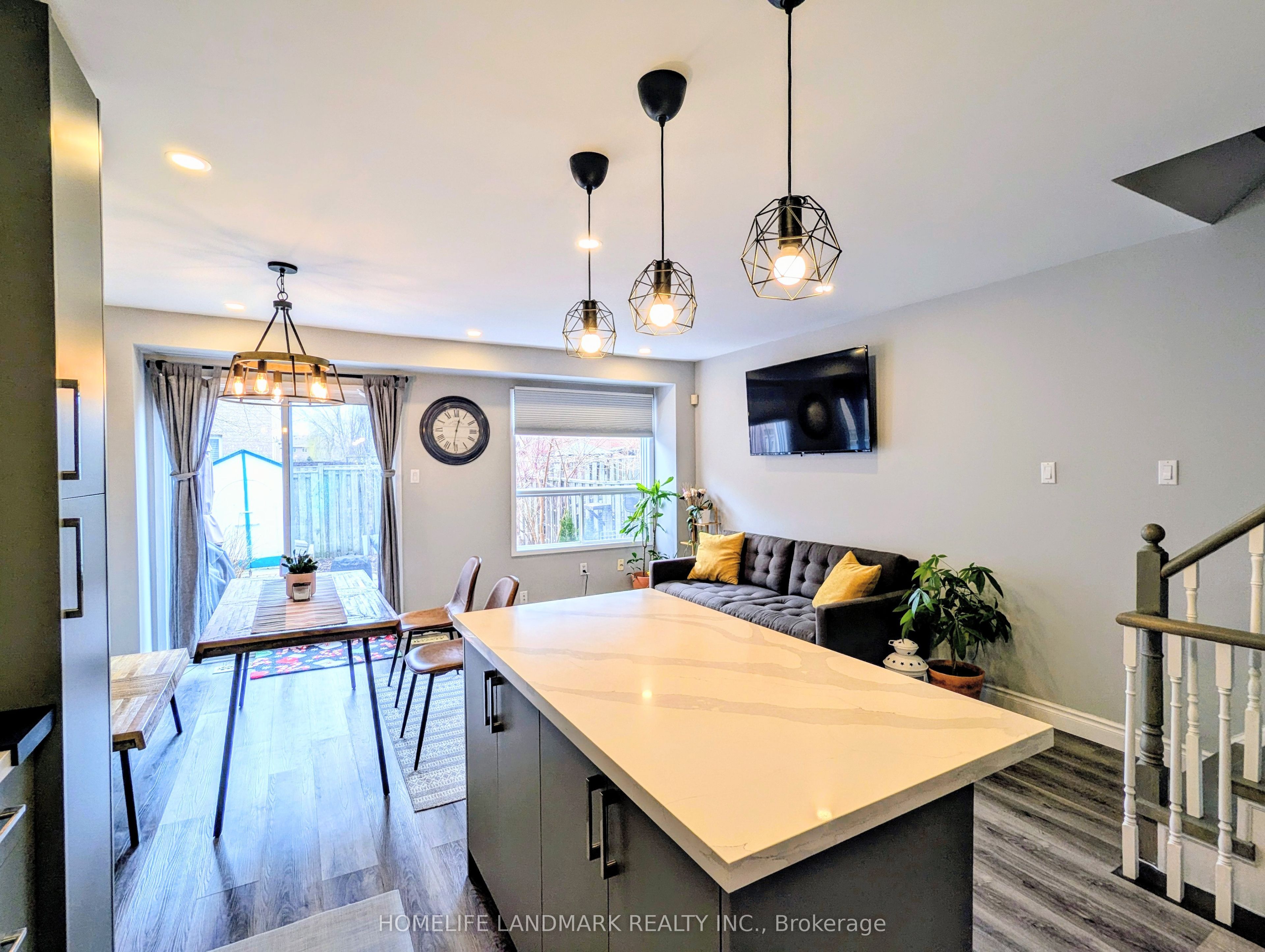 #4 - 86 Tania Crescent, Vaughan, ON L6A 2M8