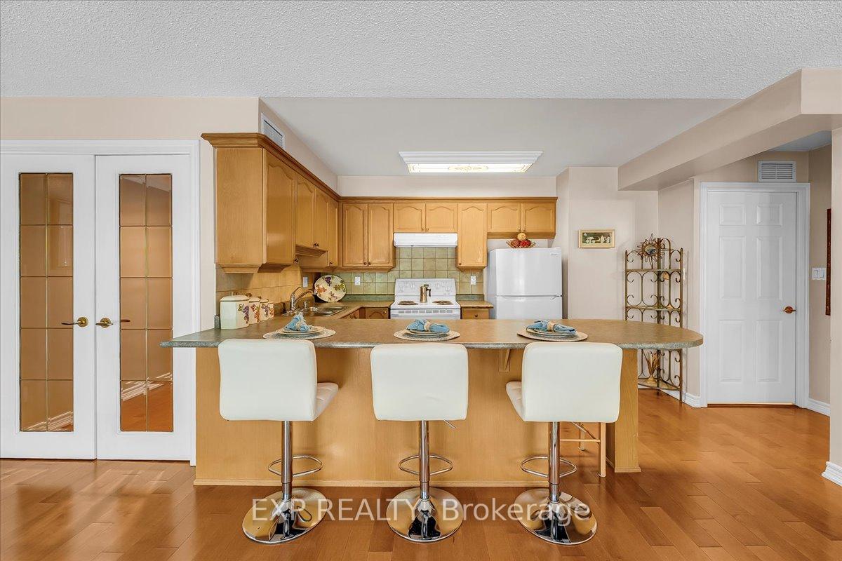 1 Bedroom Condo at 141 Woodbridge, Vaughan For sale