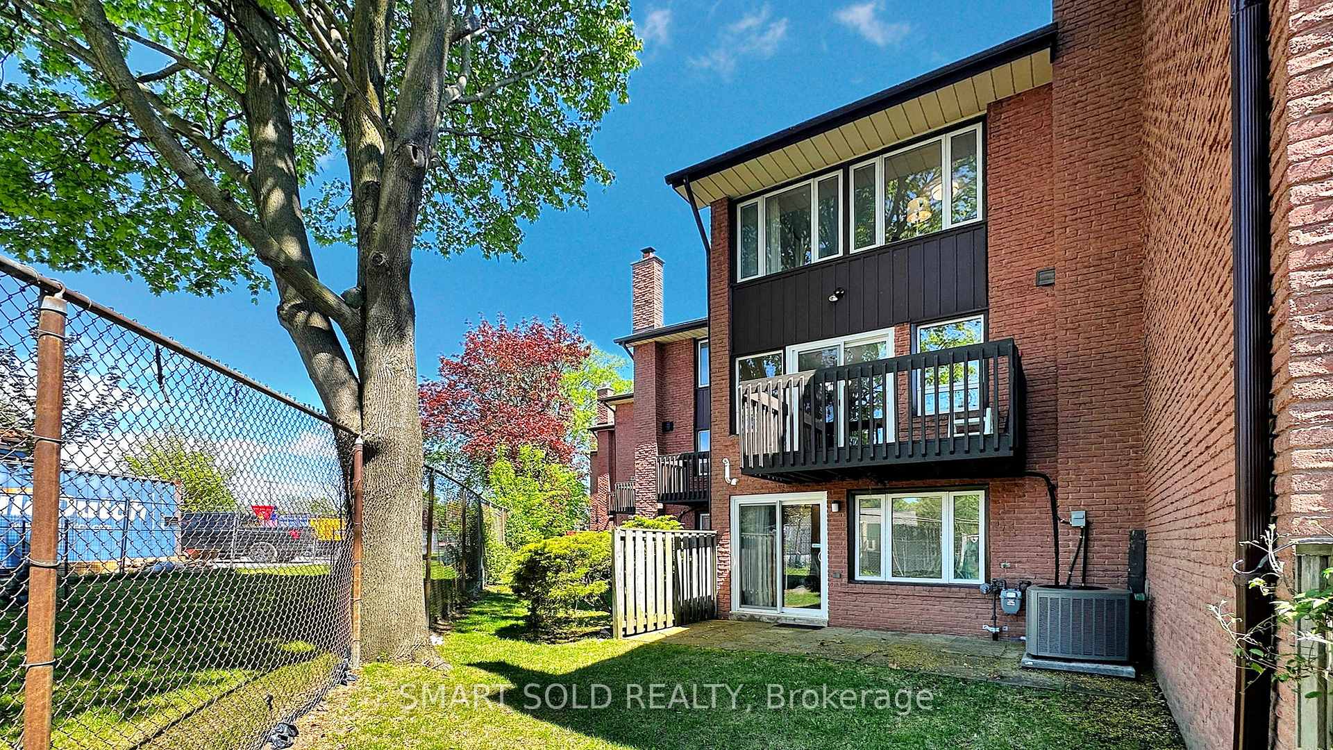 3 Bedrooms Condo at 2606 Midland, Toronto For sale