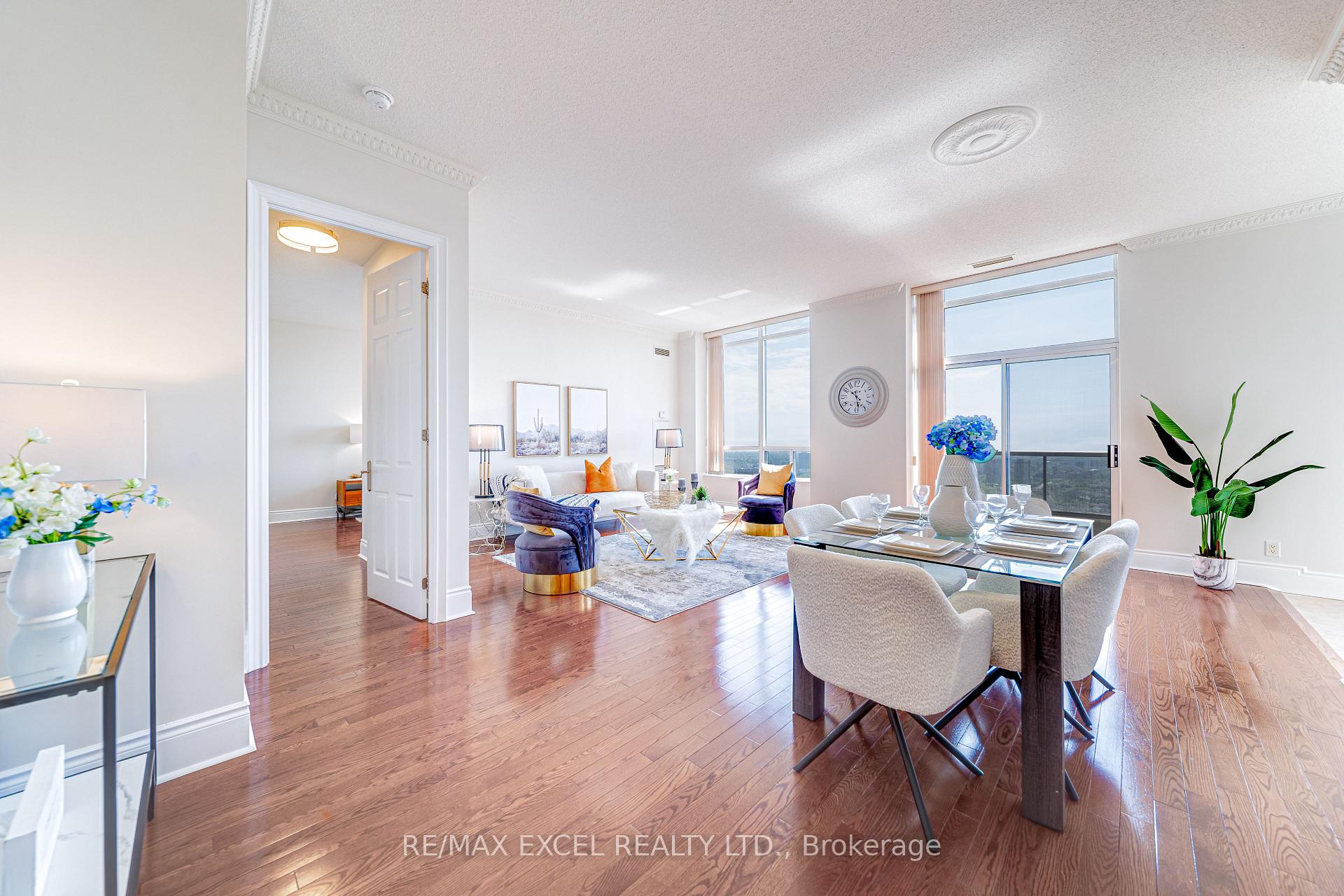 3 Bedrooms Condo at 3880 Duke Of York, Mississauga For sale