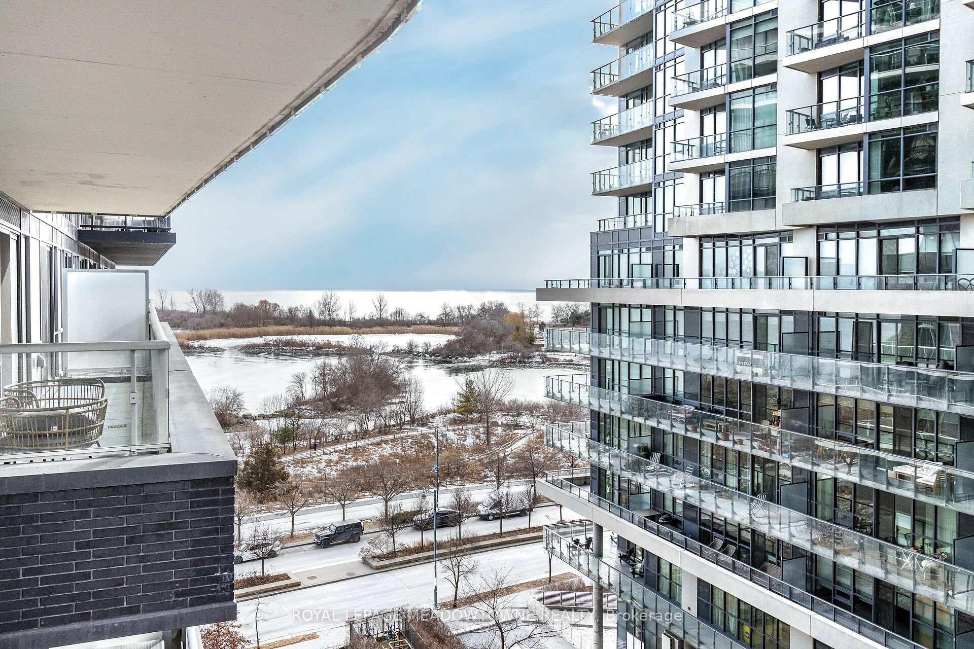 2 Bedrooms Condo at 110 Marine Parade, Toronto For sale