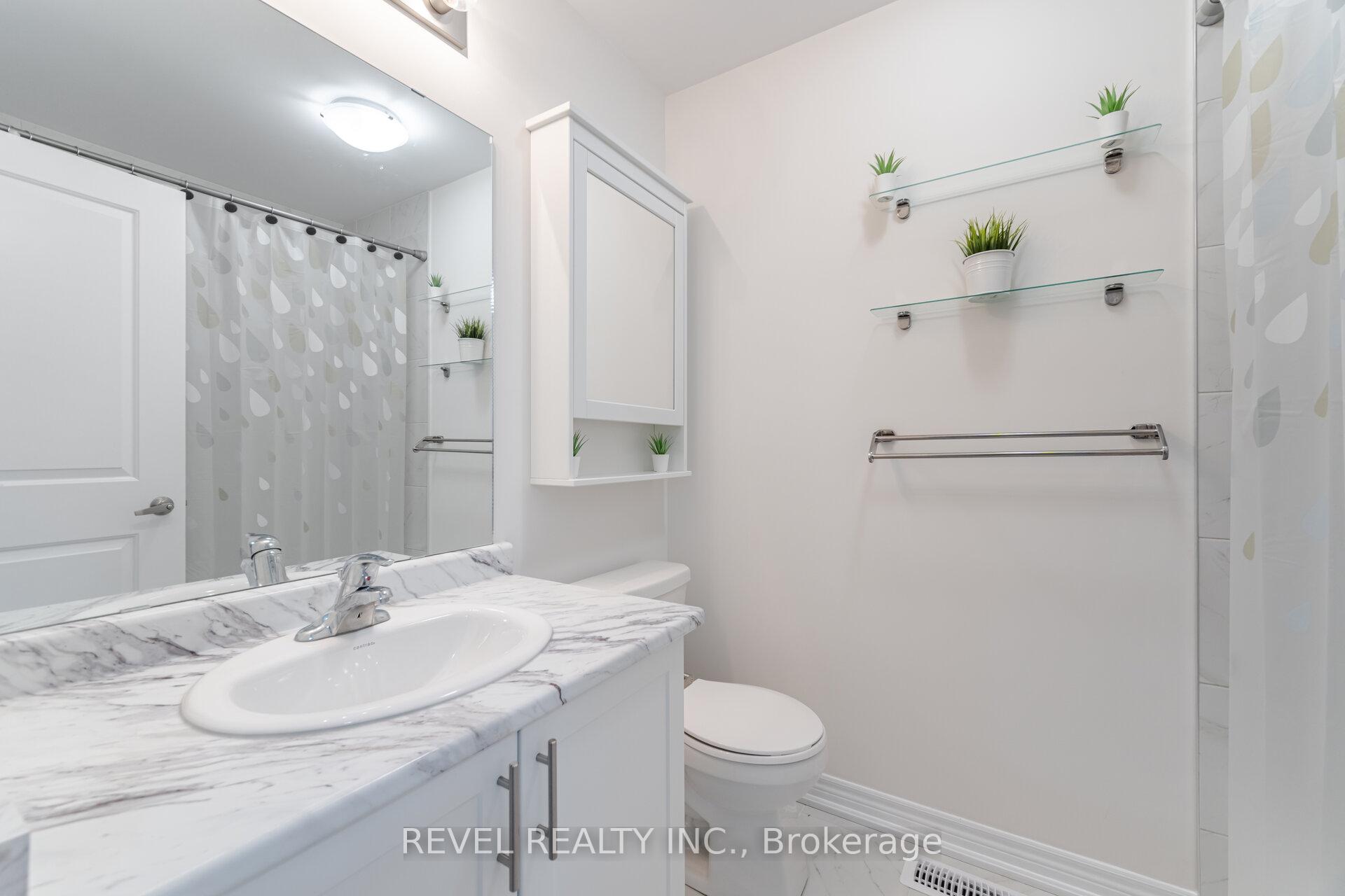 3 Bedrooms Condo at 316 Humphrey, Hamilton For sale