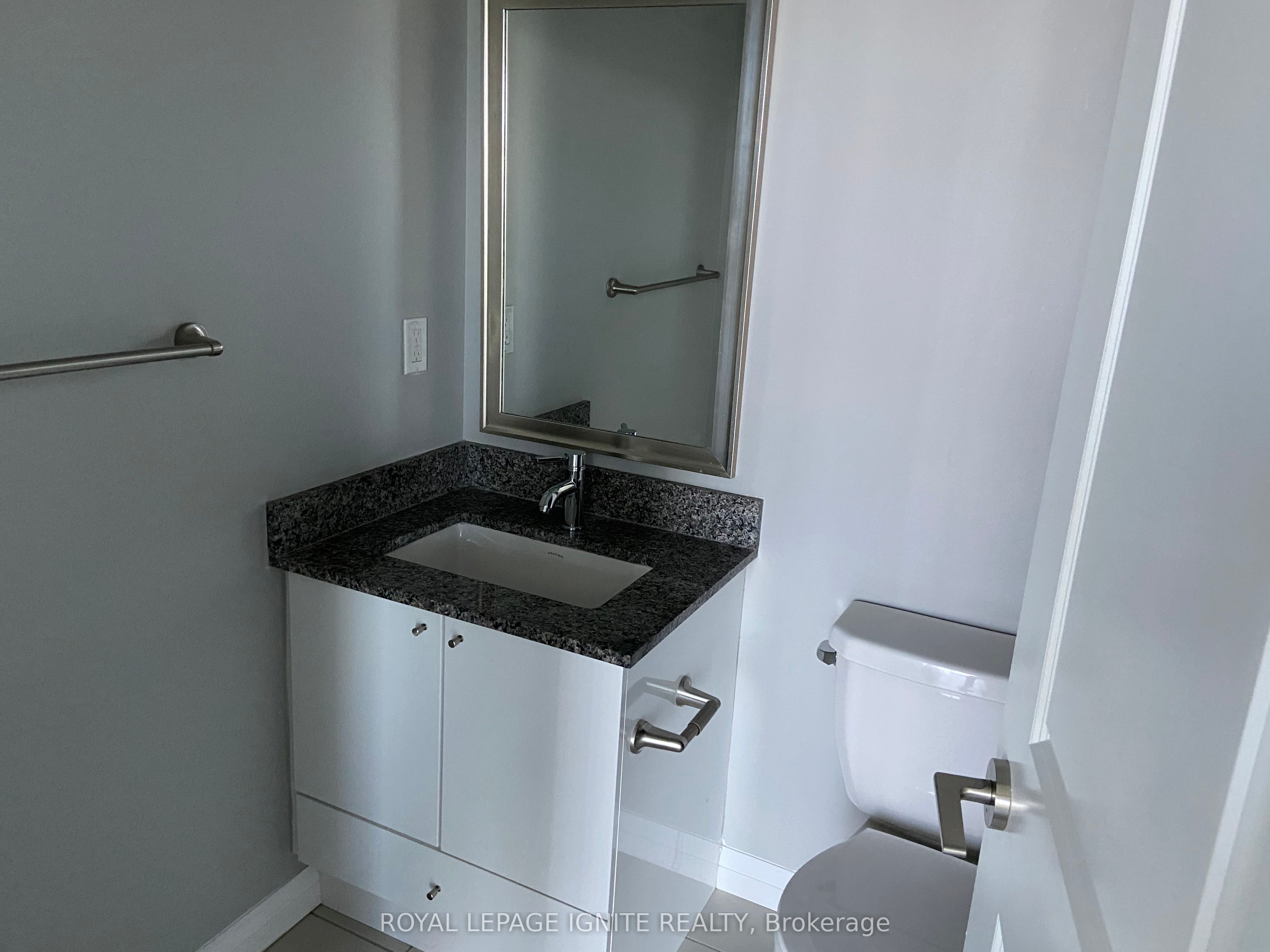 75 Eglinton Avenue W, #1107